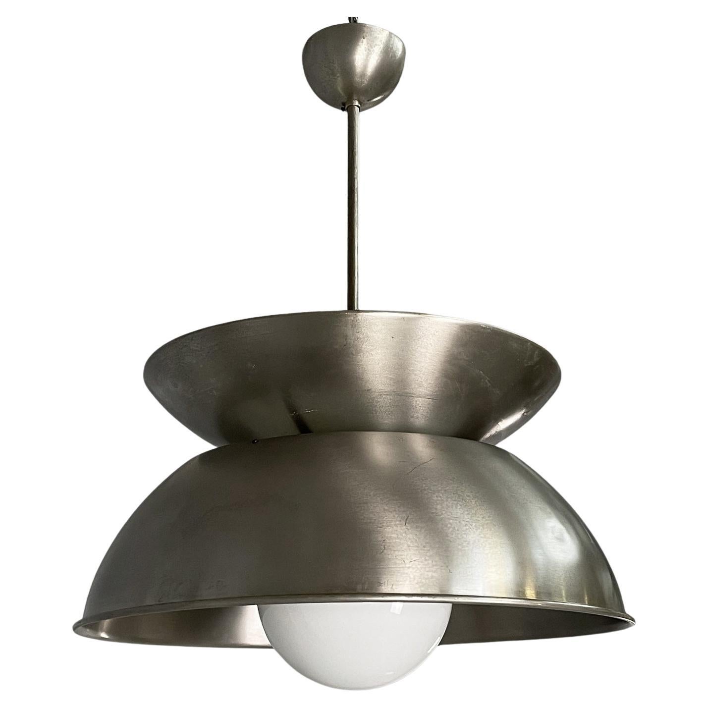 Lampadario moderno italiano in metallo Cetra di Vico Magistretti per Artemide, anni '70