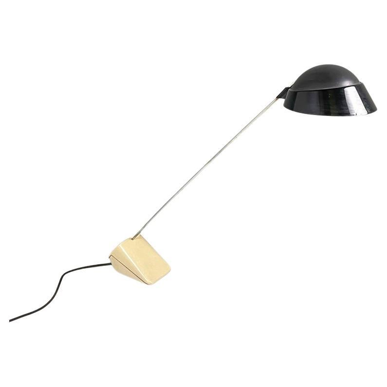 Italian modern metal rod black diffuser and beige plastic base table lamp, 1980s For Sale