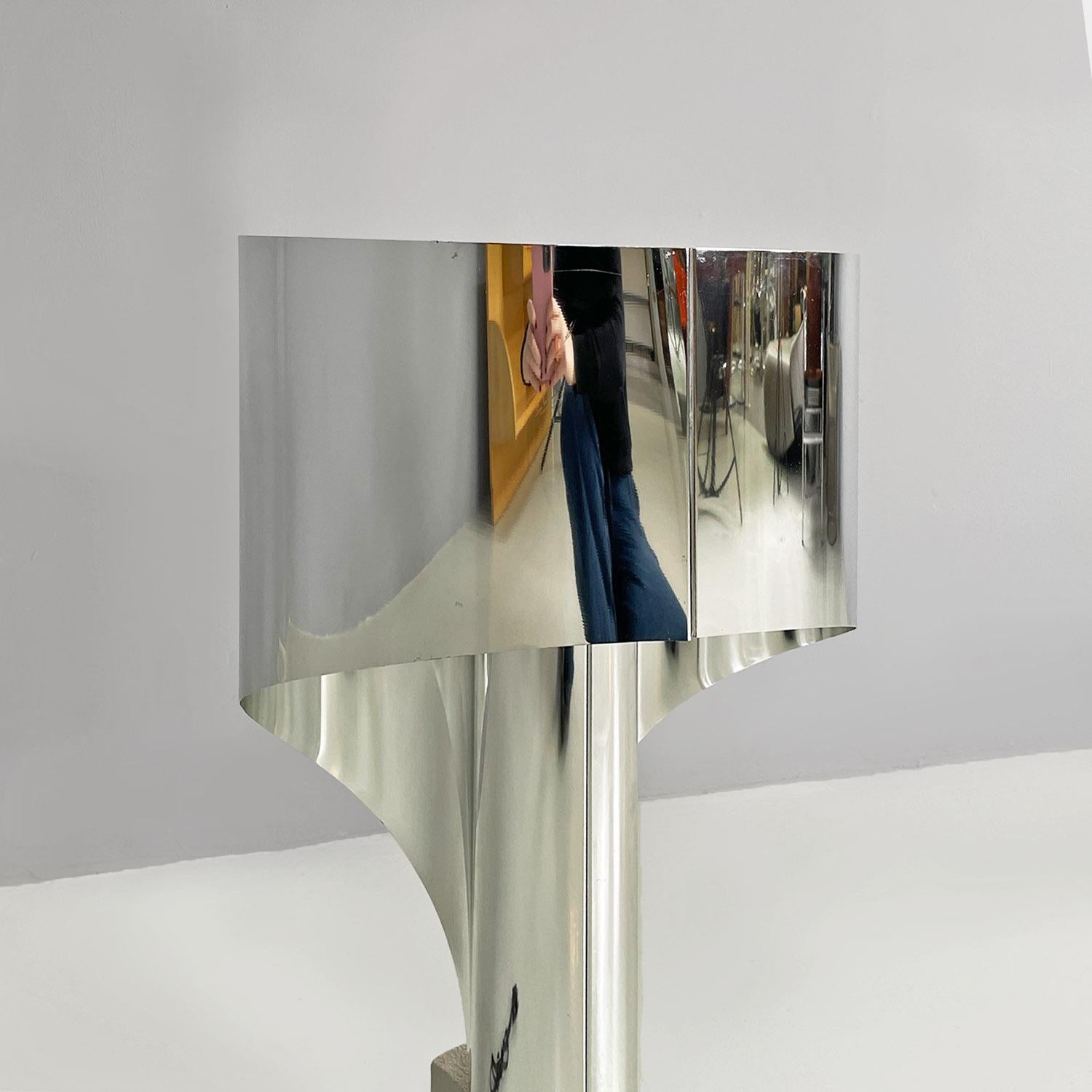 Italian modern metal Spinnaker table lamp, Corsini & Wiskemann for Stilnovo 1970 For Sale 4