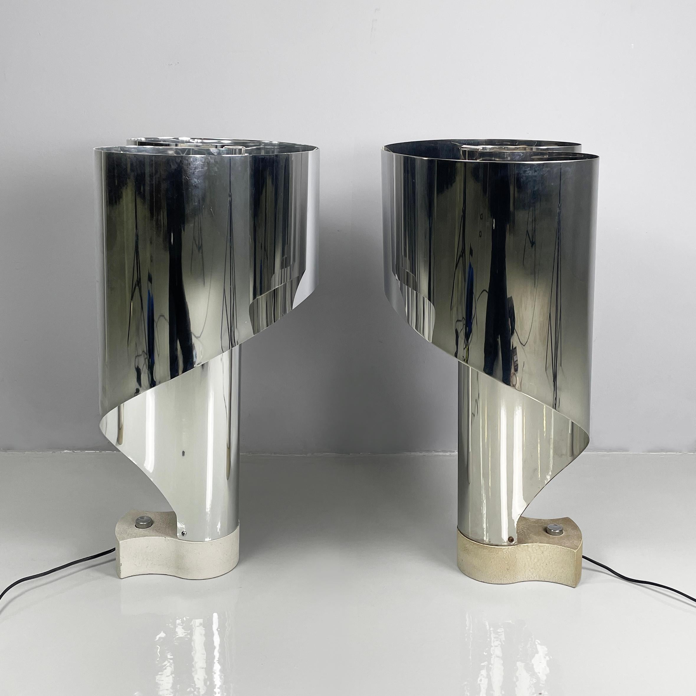 Lámparas de mesa Spinnaker italianas modernas de metal Corsini & Wiskemann para Stilnovo 1970 finales del siglo XX en venta