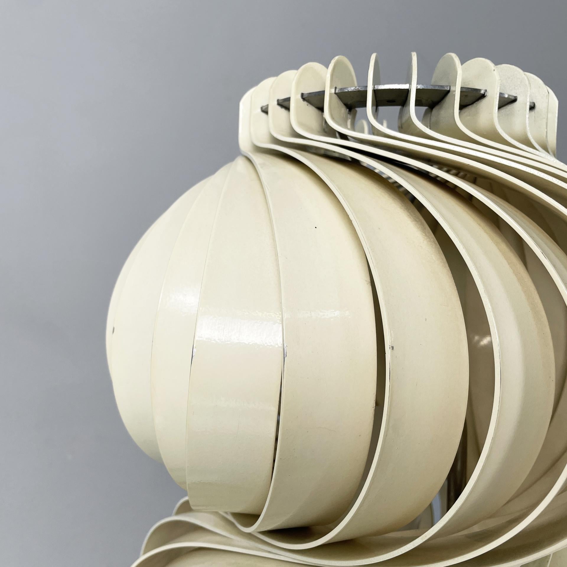 Italian modern metal table lamp Medusa by Olaf von Bohr for Valenti, 1970s For Sale 4