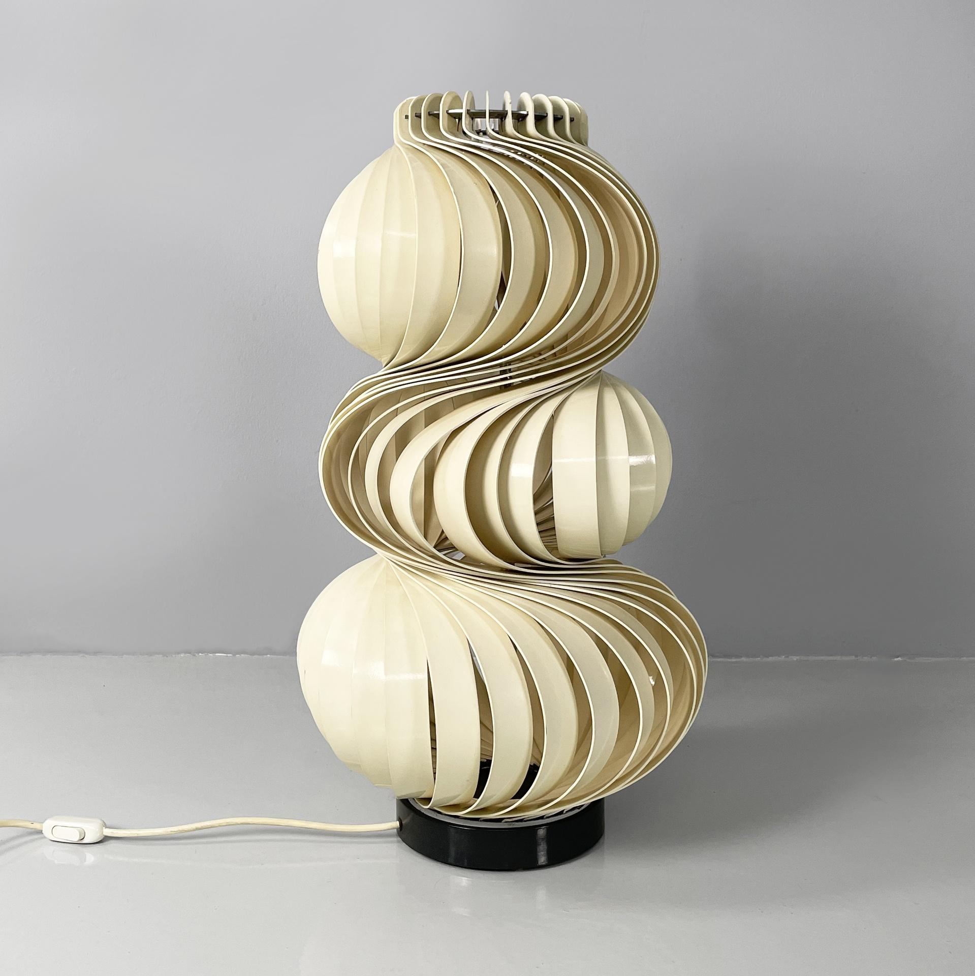 Modern Italian modern metal table lamp Medusa by Olaf von Bohr for Valenti, 1970s For Sale