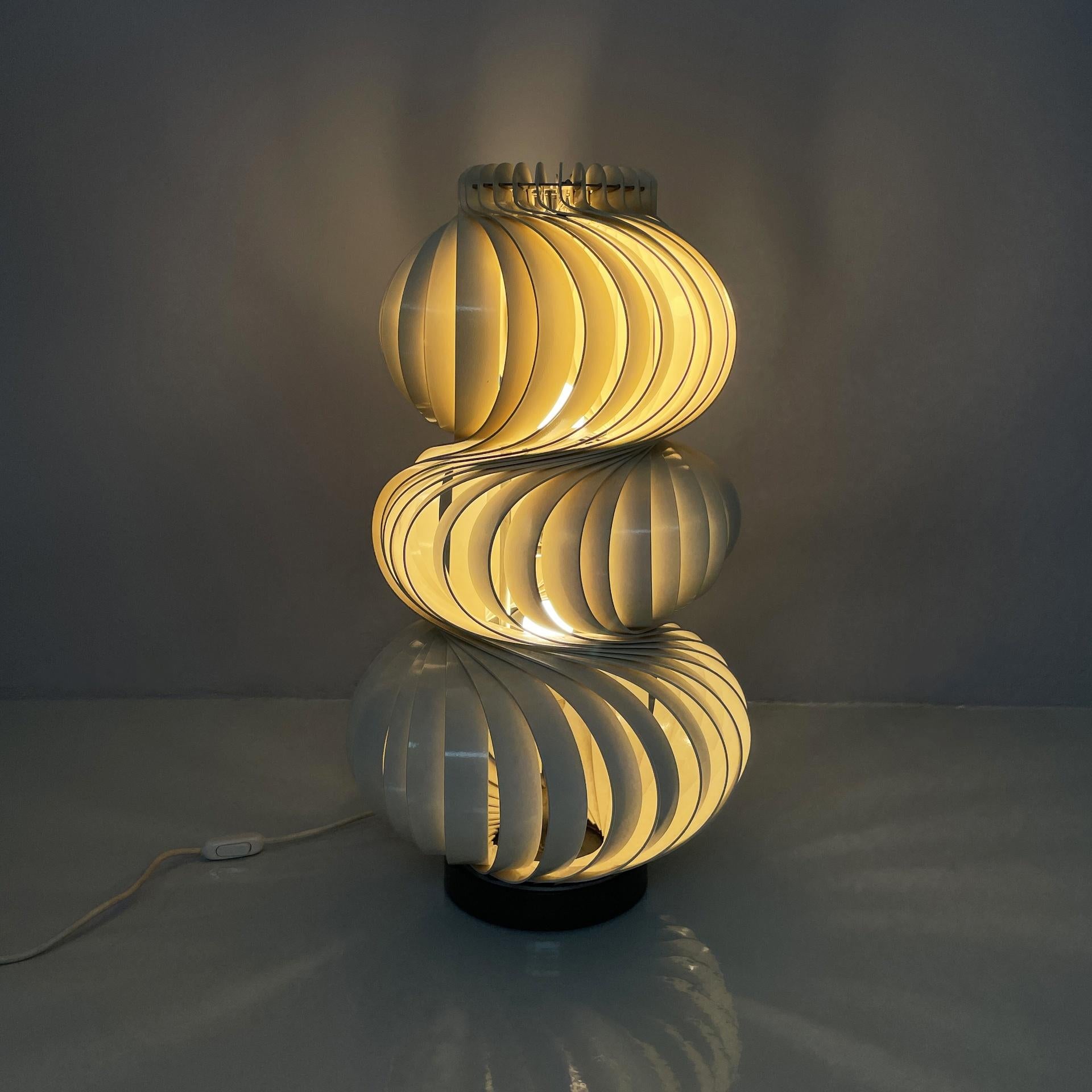 Italian modern metal table lamp Medusa by Olaf von Bohr for Valenti, 1970s In Good Condition For Sale In MIlano, IT