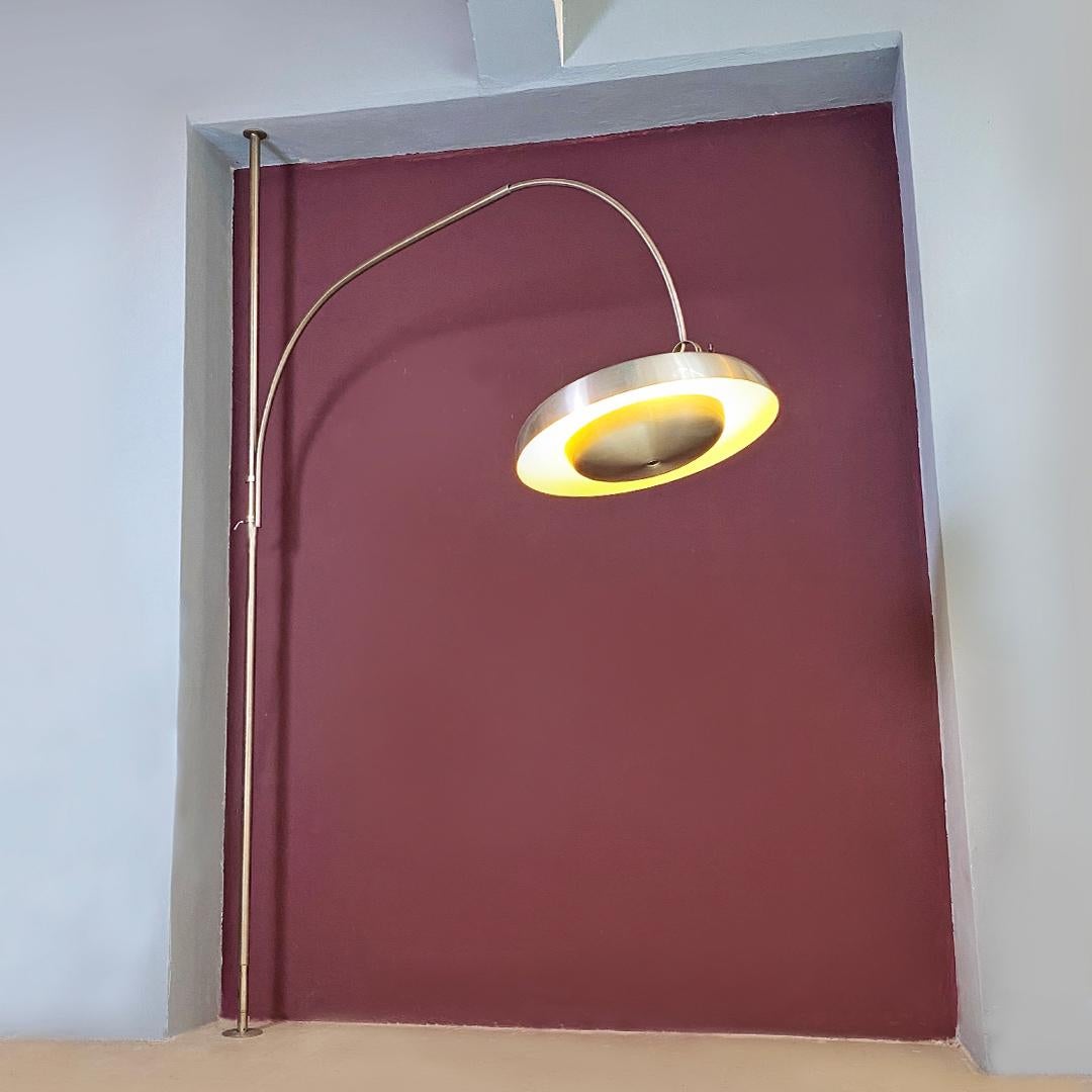 Italian Modern Metal Telescopical Arc Lamp by Pirro Cuniberti for Sirrah, 1970s In Good Condition For Sale In MIlano, IT