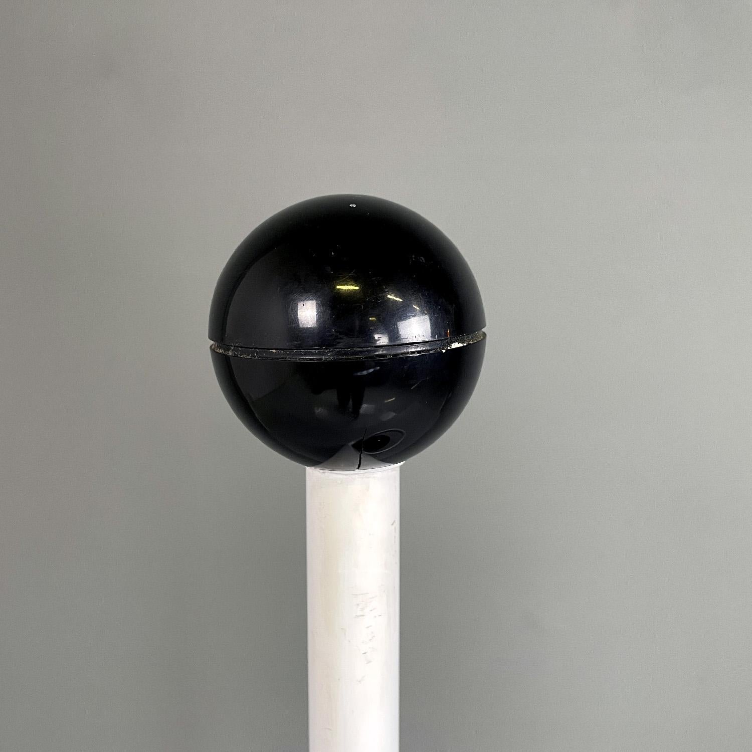 Italian modern metal umbrella holder by Forma e Funzione for Airon, 1980s For Sale 1