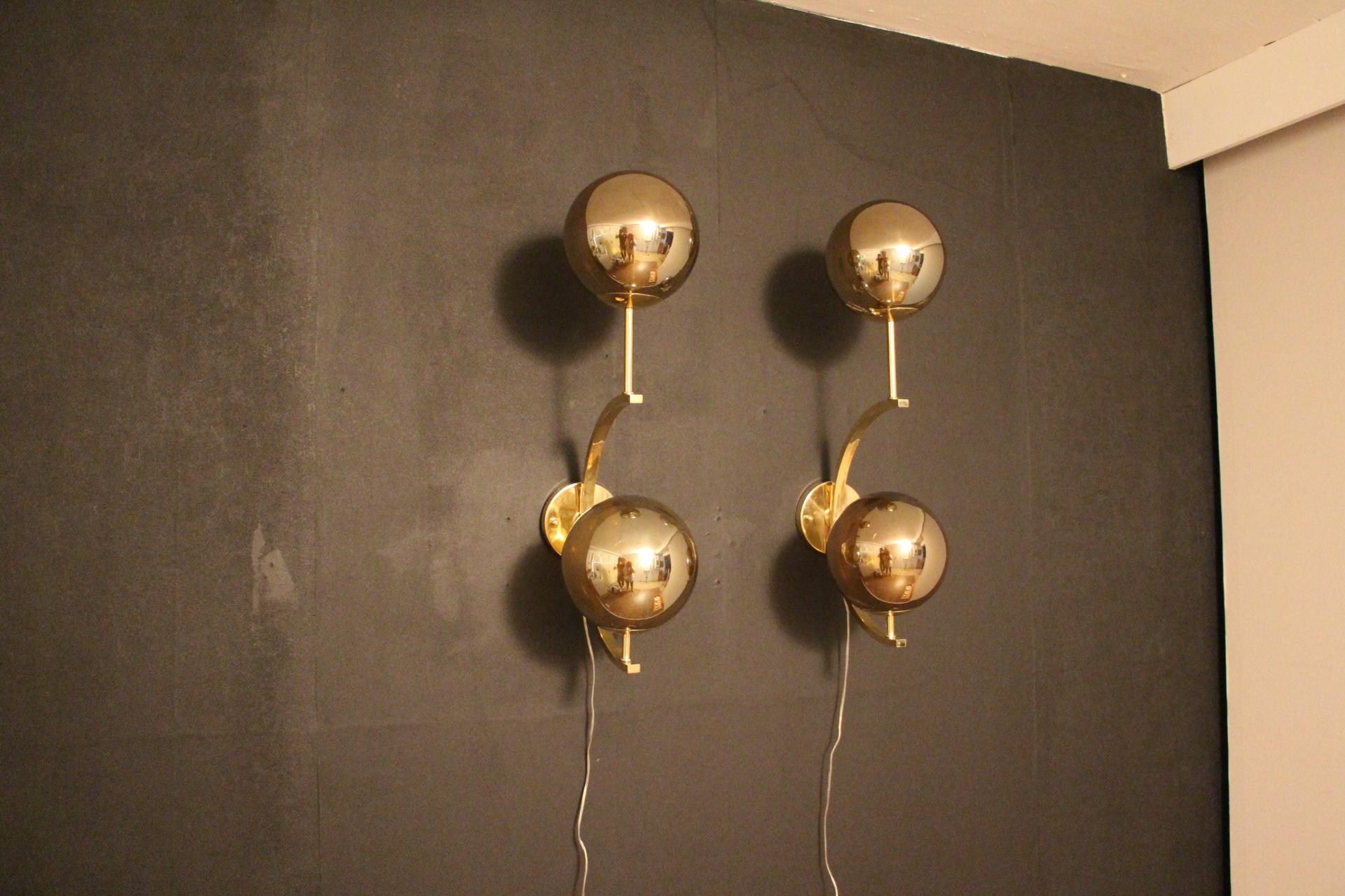 Italian Modern Midcentury Pair of Brass and Gold Mercurised Glass Sconces Wall Lights For Sale