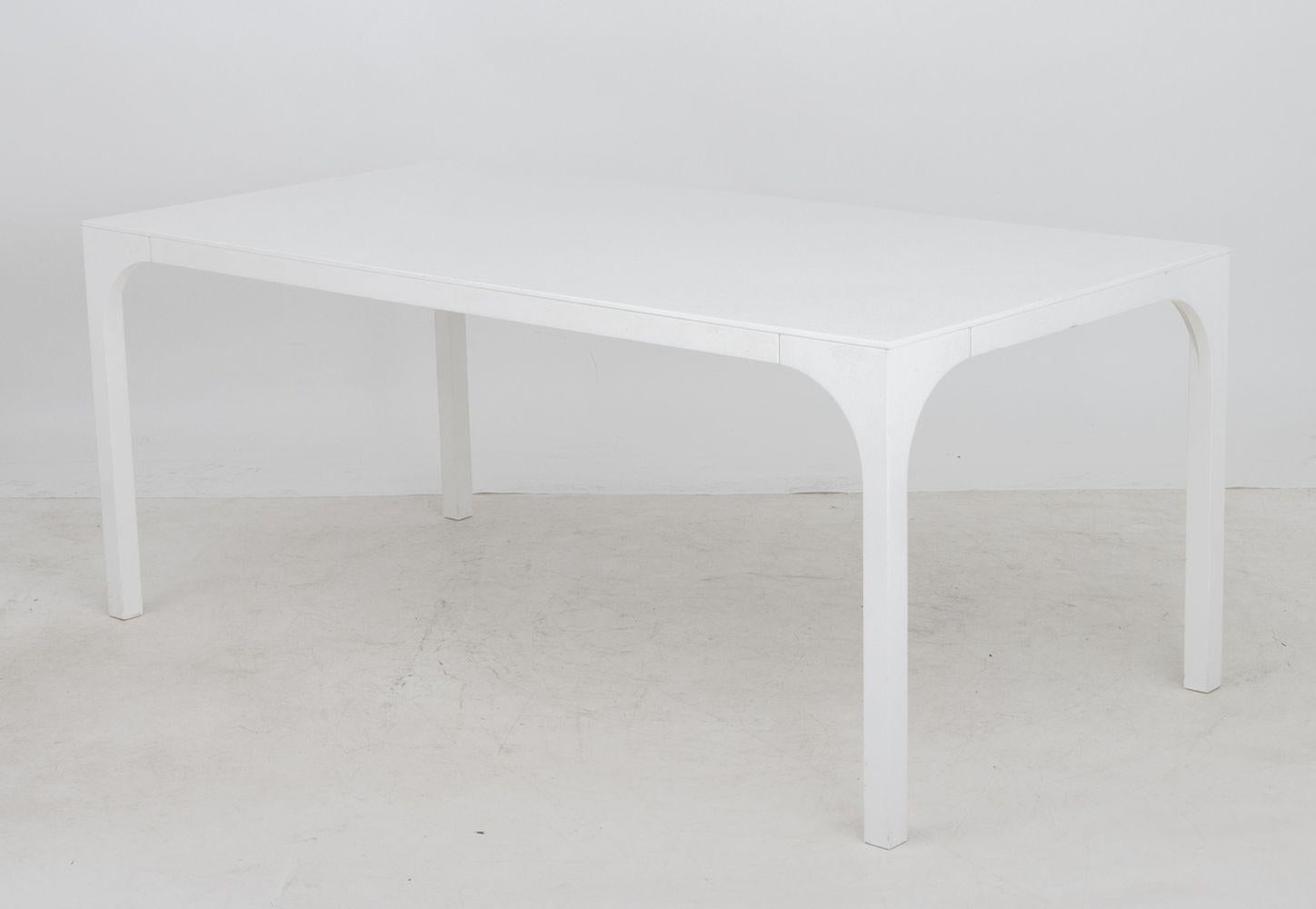 Lacquered Italian Modern Minimalist White Dining Table For Sale