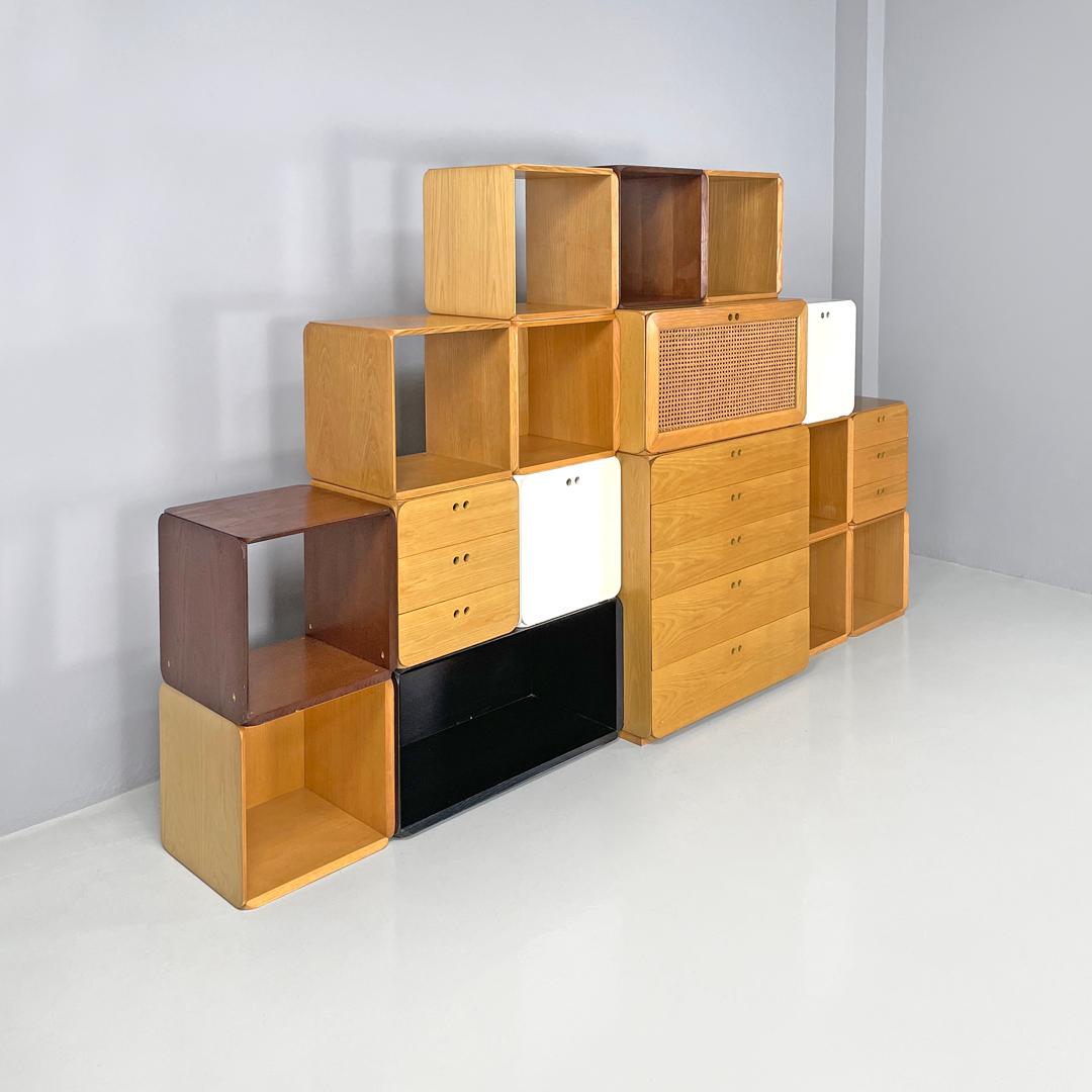 Late 20th Century Italian modern modular bookcase Samara by Derk Jan de Vries for Maisa, 1970s For Sale