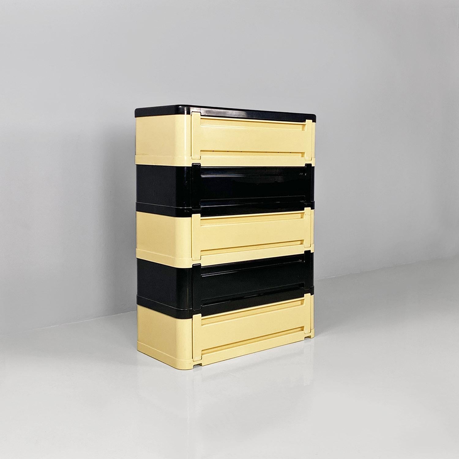 Modern Italian modern modular chest of drawer 4964 by Olaf Von Bohr for Kartell, 1970s