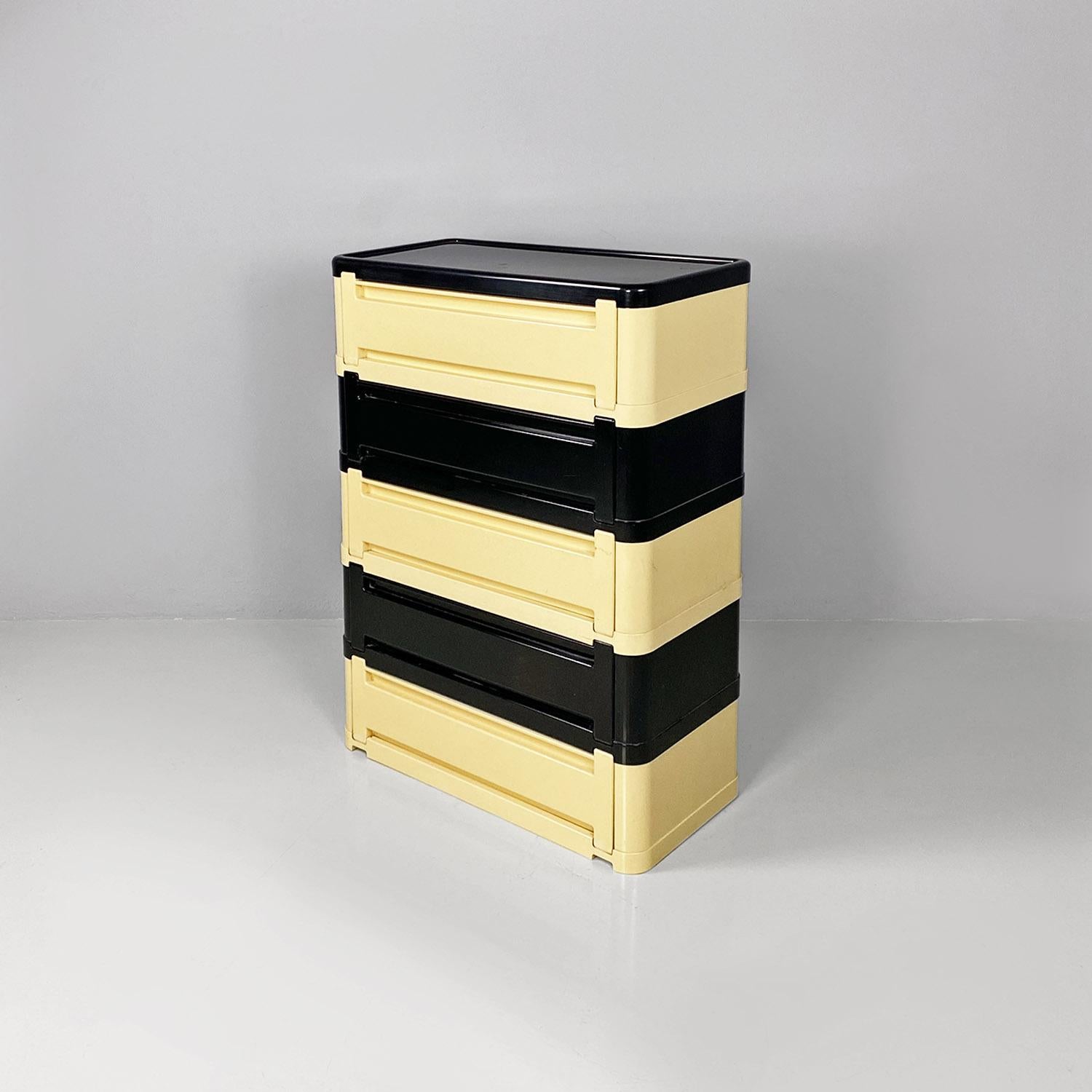 Italian modern modular chest of drawer 4964 by Olaf Von Bohr for Kartell, 1970s In Fair Condition In MIlano, IT