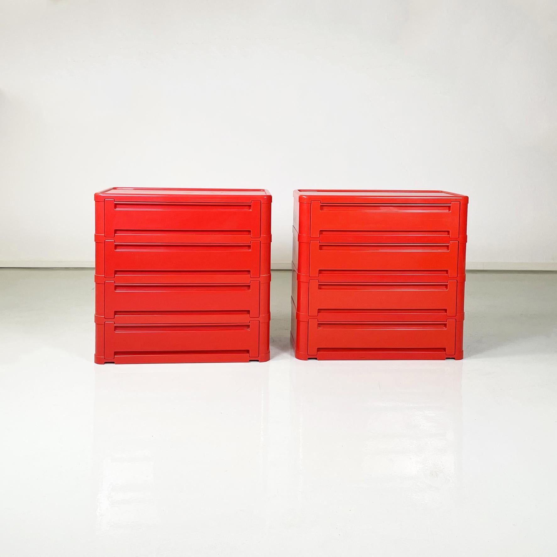 Italian modern modular chest of drawers 4964 by Olaf Von Bohr for Kartell, 1970s
Pair of modular chest of drawers mod. 4964, or shoe racks, with a rectangular base with rounded corners, in red plastic. The four modules, which make up the single