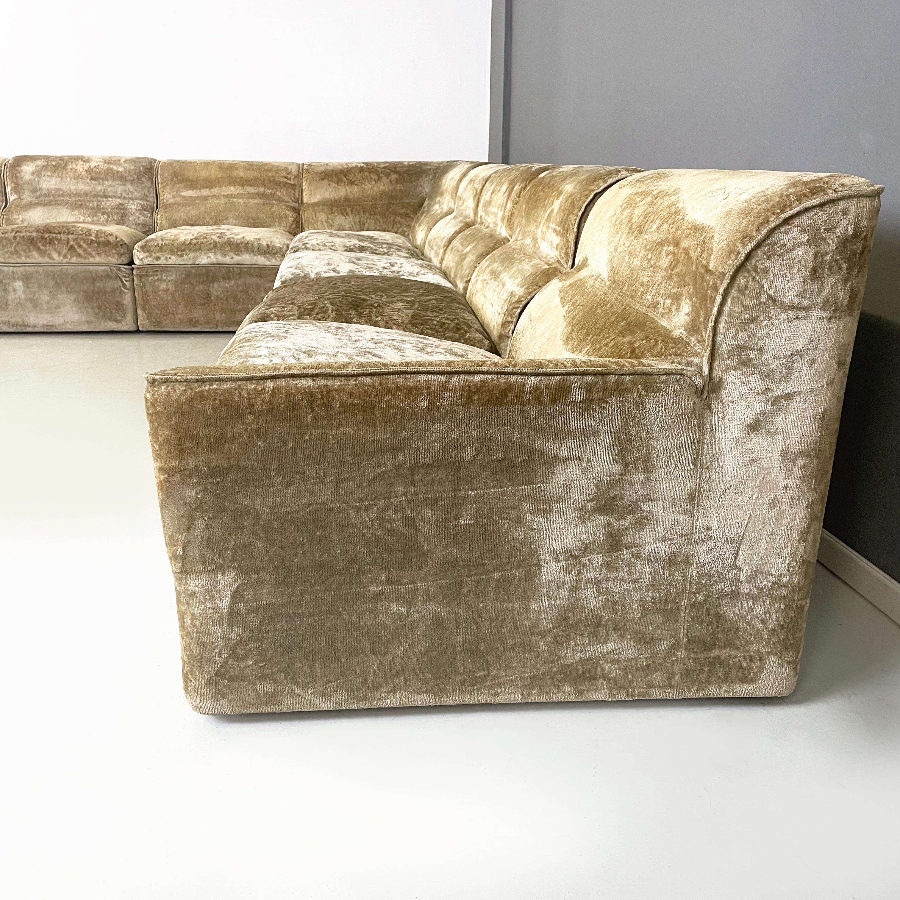 Italian modern modular corner  Beige Sofa Antelami by Takahama Simon Gavina 1970 In Fair Condition For Sale In MIlano, IT