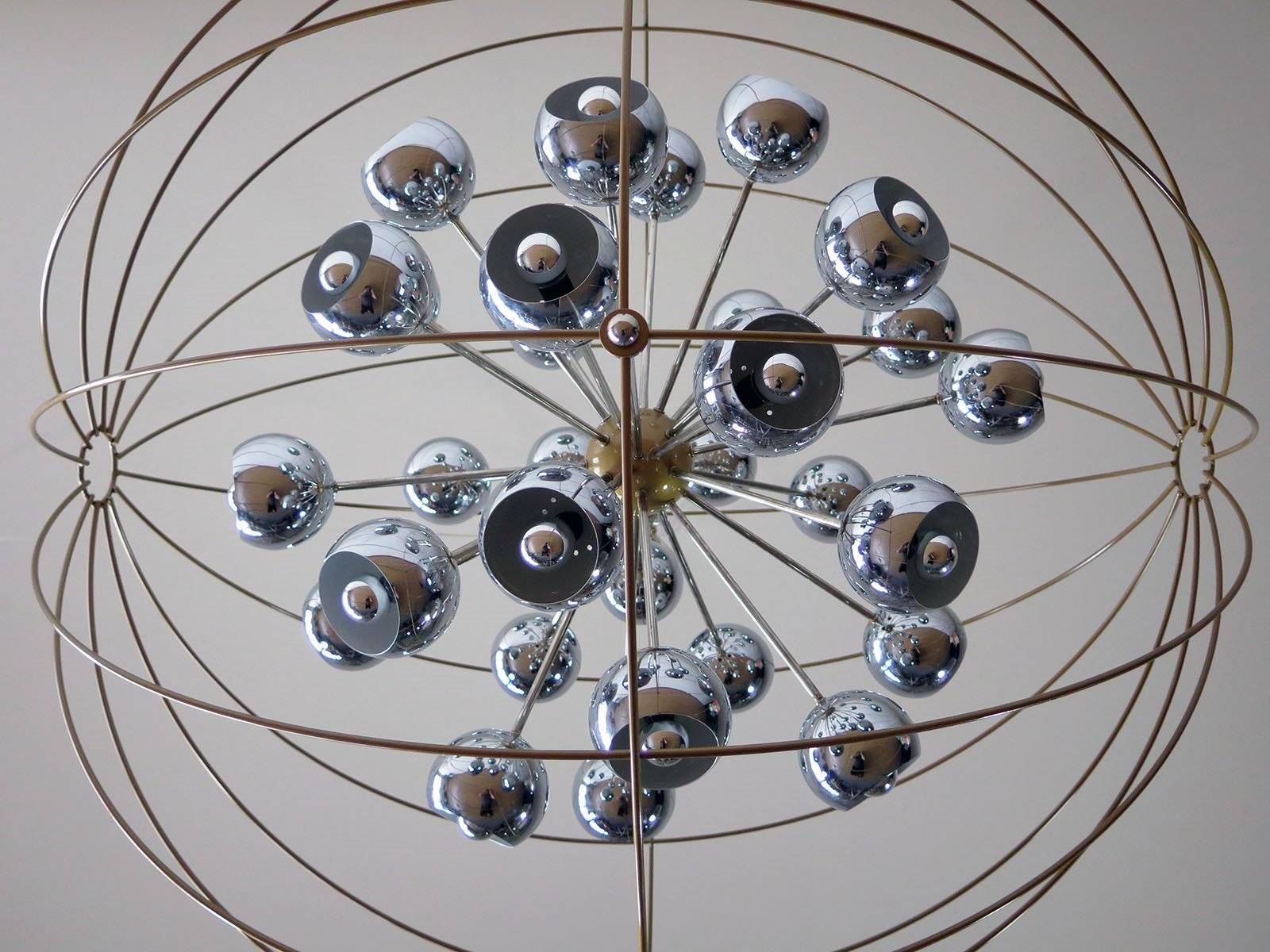 Italian Modern Multi Light Sputnik Chandelier with Chrome Reggiani Lamps, 1970 In Excellent Condition For Sale In Rome, IT