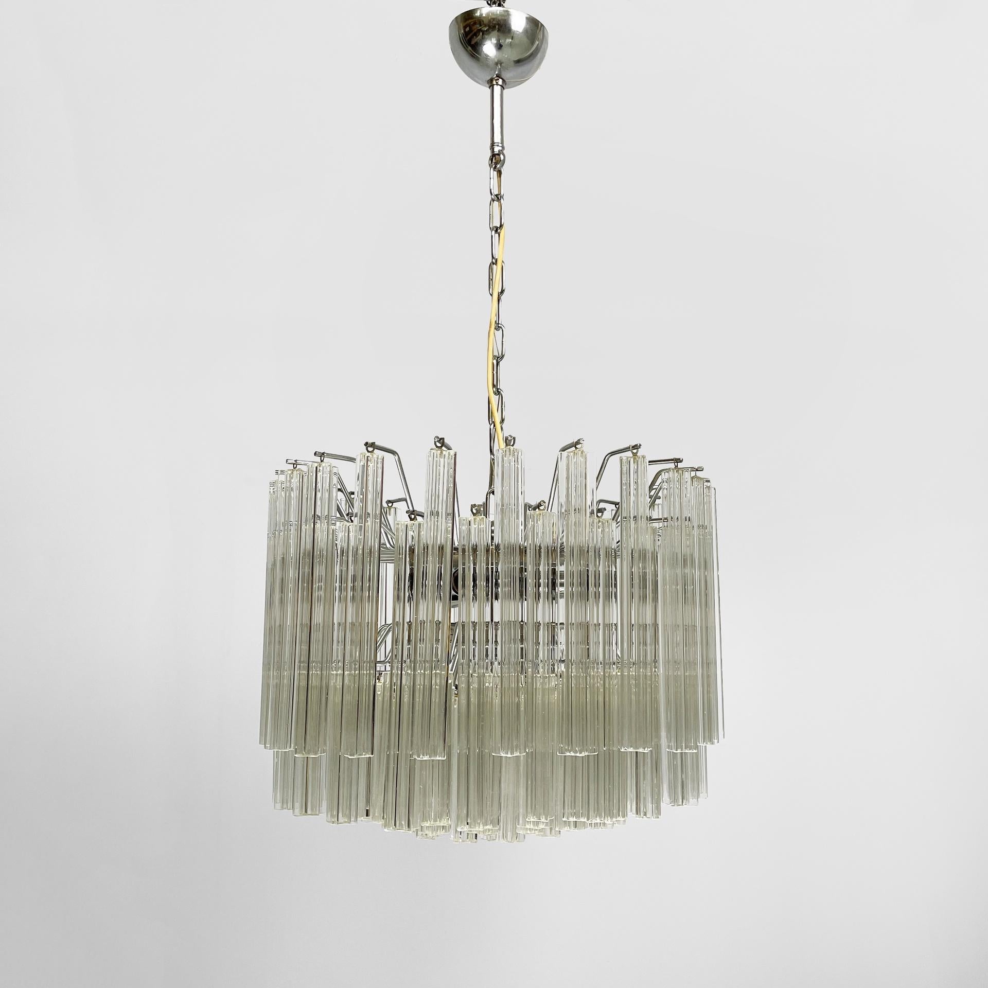 Moderner italienischer Kronleuchter aus Murano-Glas von Murano Due, 1970er Jahre im Zustand „Gut“ im Angebot in MIlano, IT