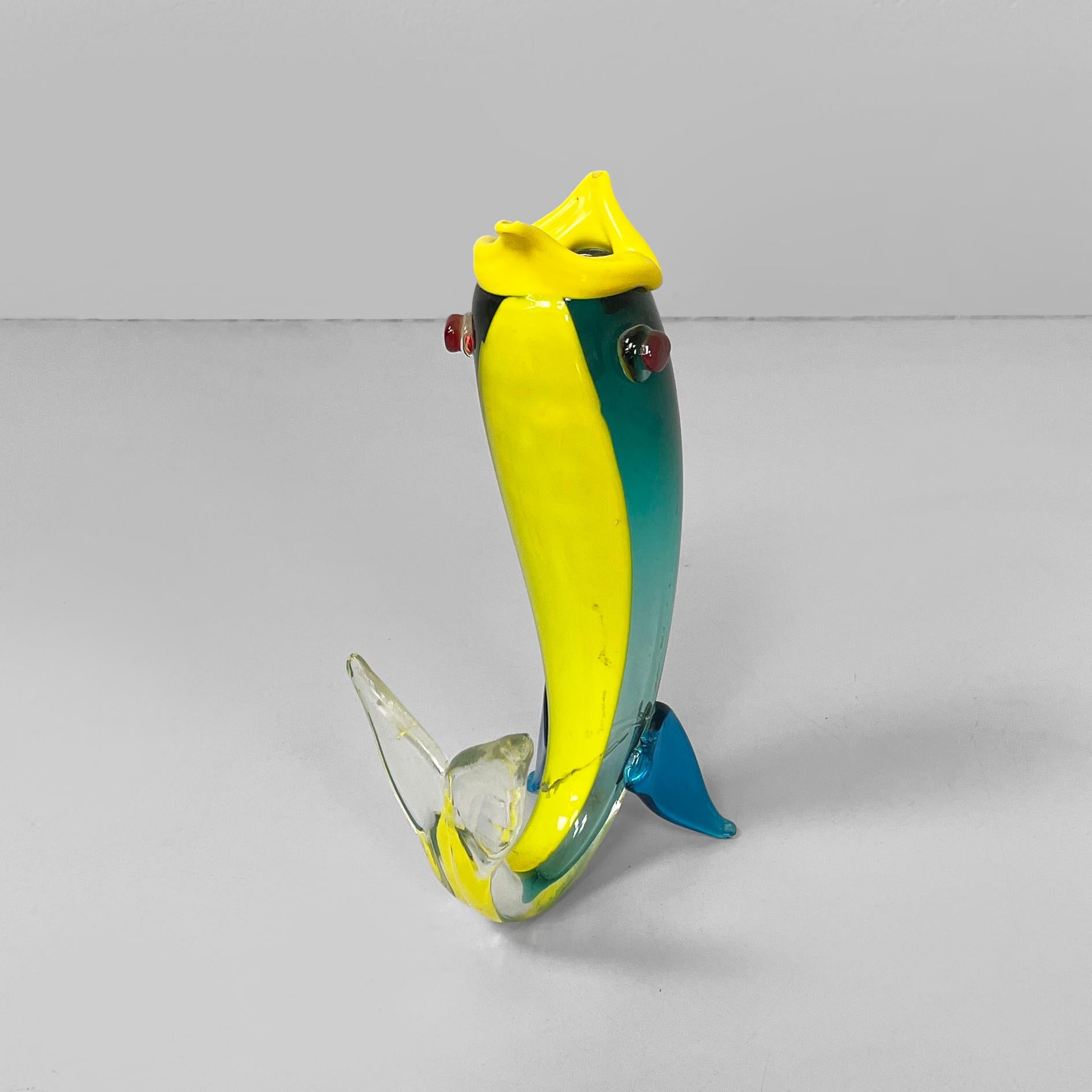 Late 20th Century Italian modern Murano glass fish sculpture by Fulvio Bianconi for Venini, 1990s For Sale