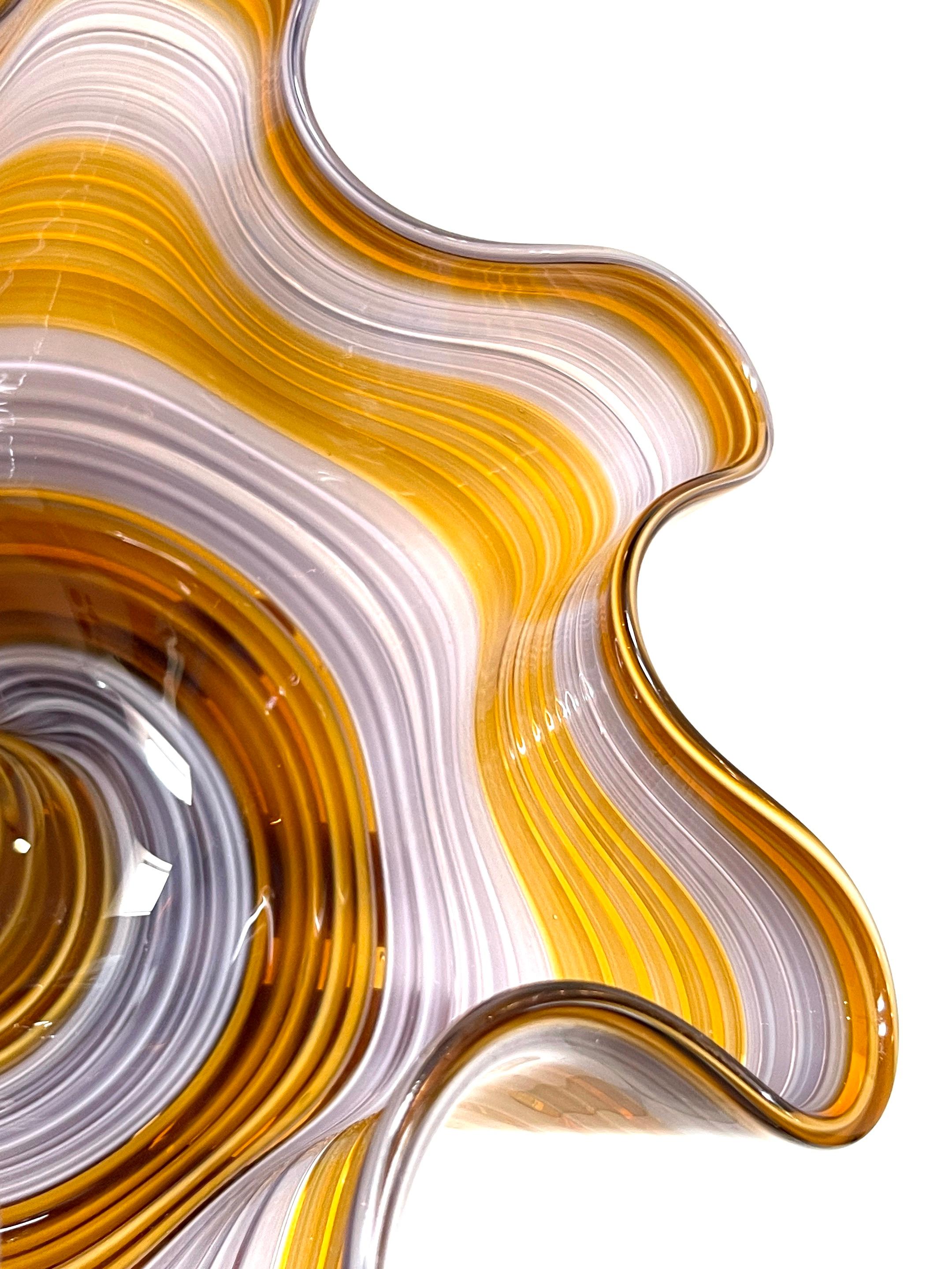 Italienische Modern Murano Glas 'Taschentuch' Schale in Erdtönen im Angebot 5