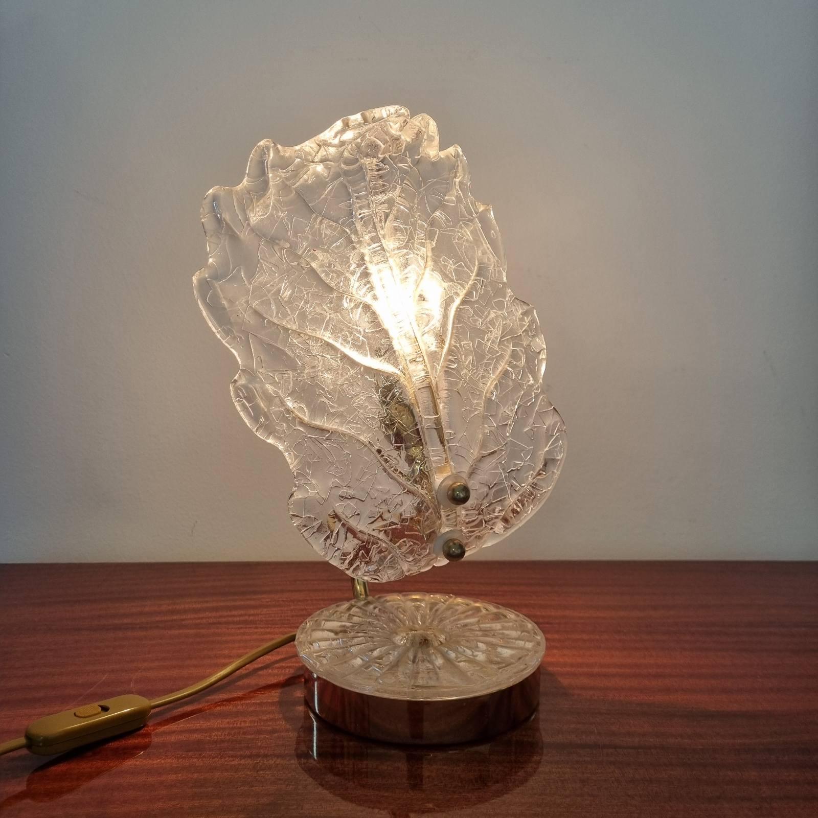 Lámpara de sobremesa italiana moderna de cristal de Murano, Italia años 70 en venta 3