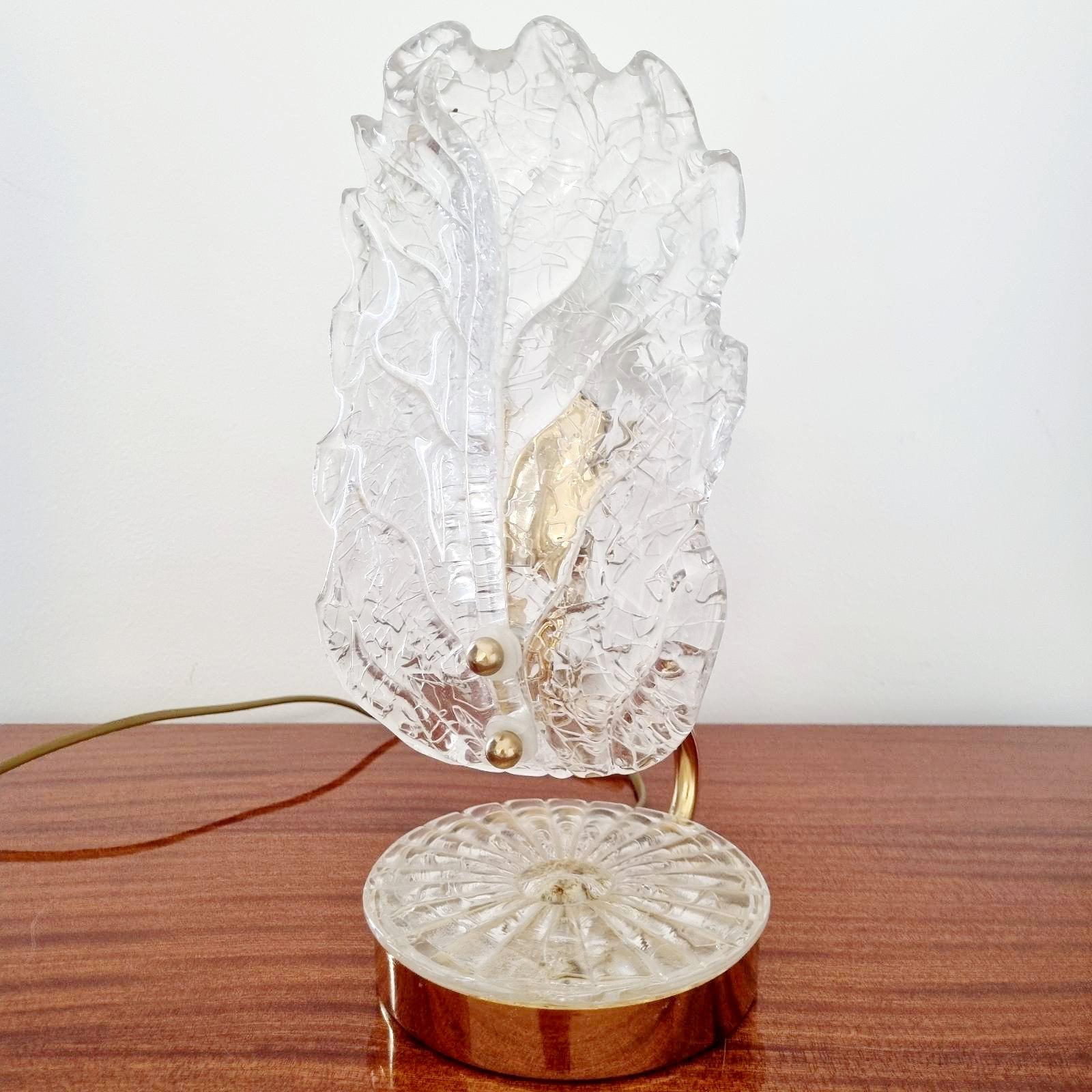 Lámpara de sobremesa italiana moderna de cristal de Murano, Italia años 70 Moderno de mediados de siglo en venta