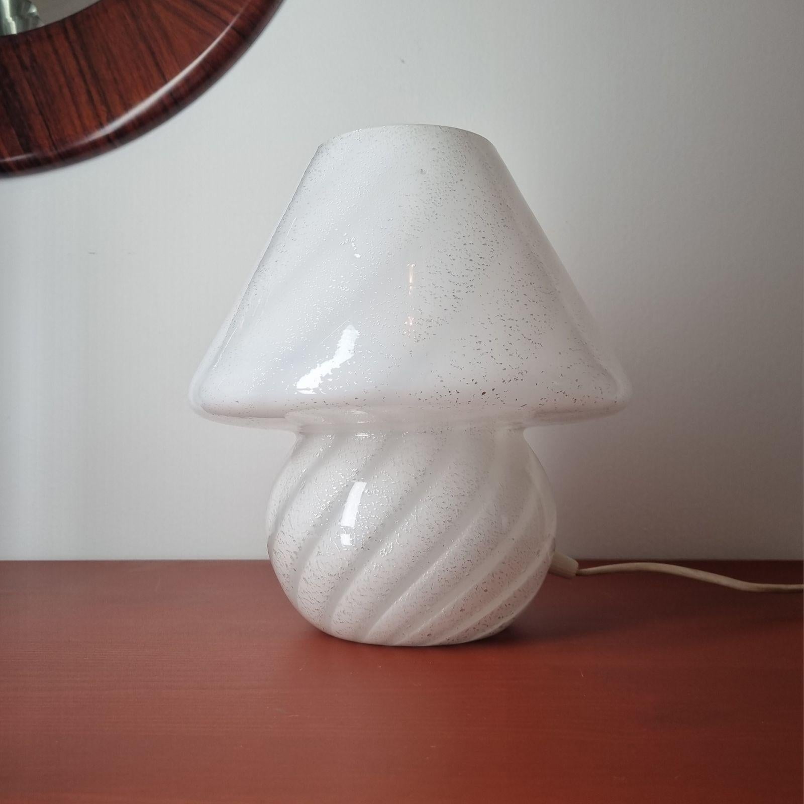 Mid-Century Modern Lampe de bureau champignon en verre de Murano, Italie, années 80 en vente