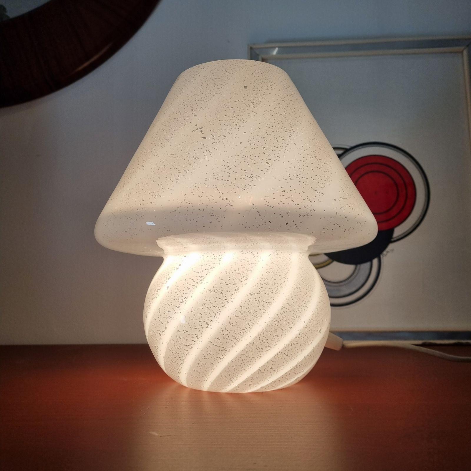 Lampe de bureau champignon en verre de Murano, Italie, années 80 en vente 1