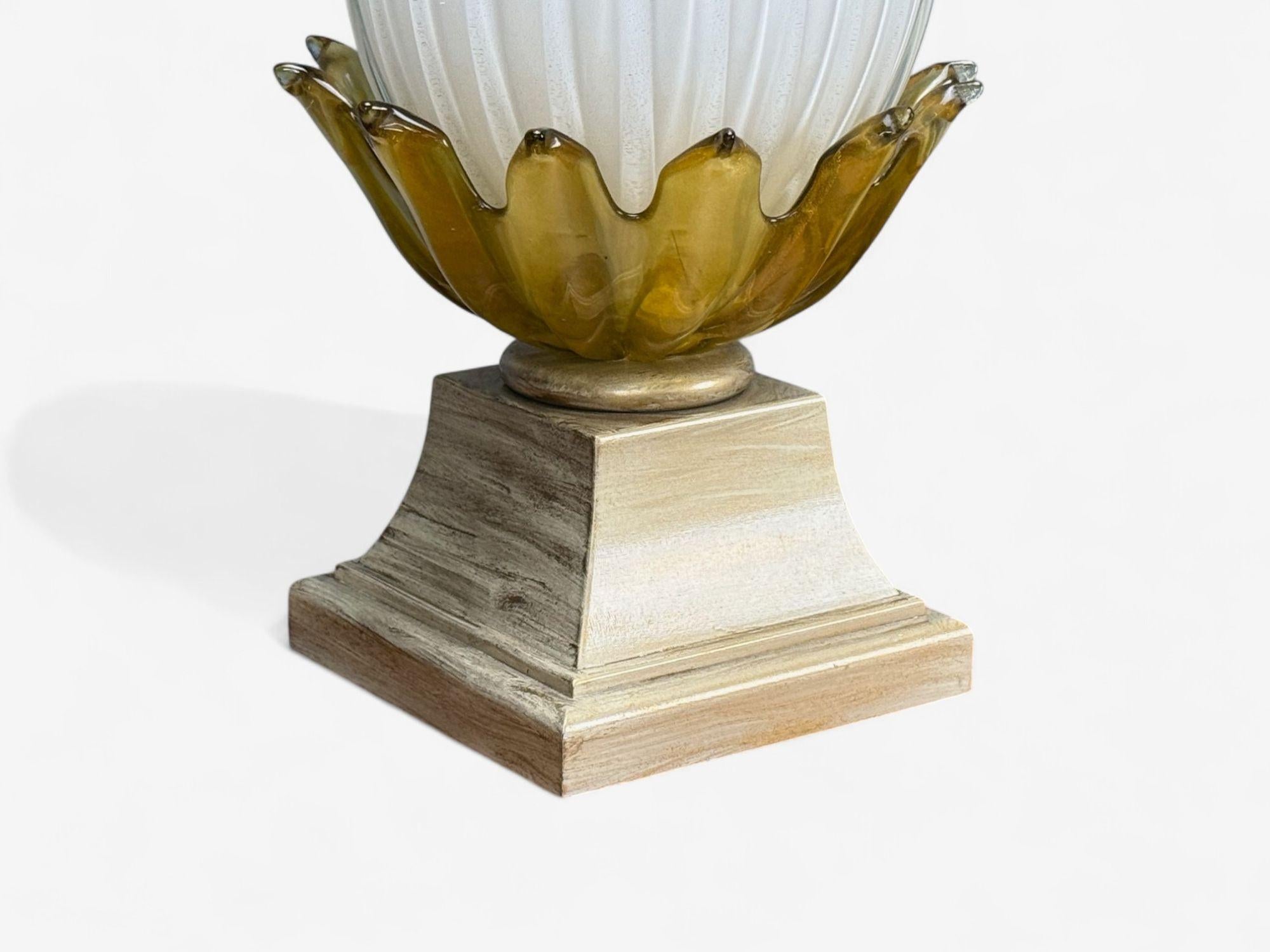 Moderna italiana, cristal de Murano, madera, lámparas de mesa grandes, Italia, años 40 en venta 4