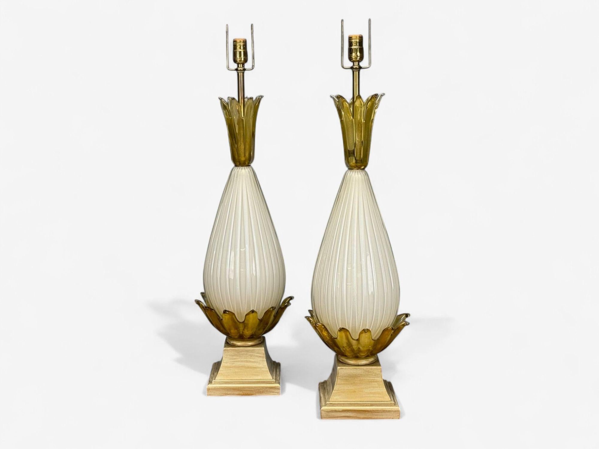Moderna italiana, cristal de Murano, madera, lámparas de mesa grandes, Italia, años 40 Italiano en venta