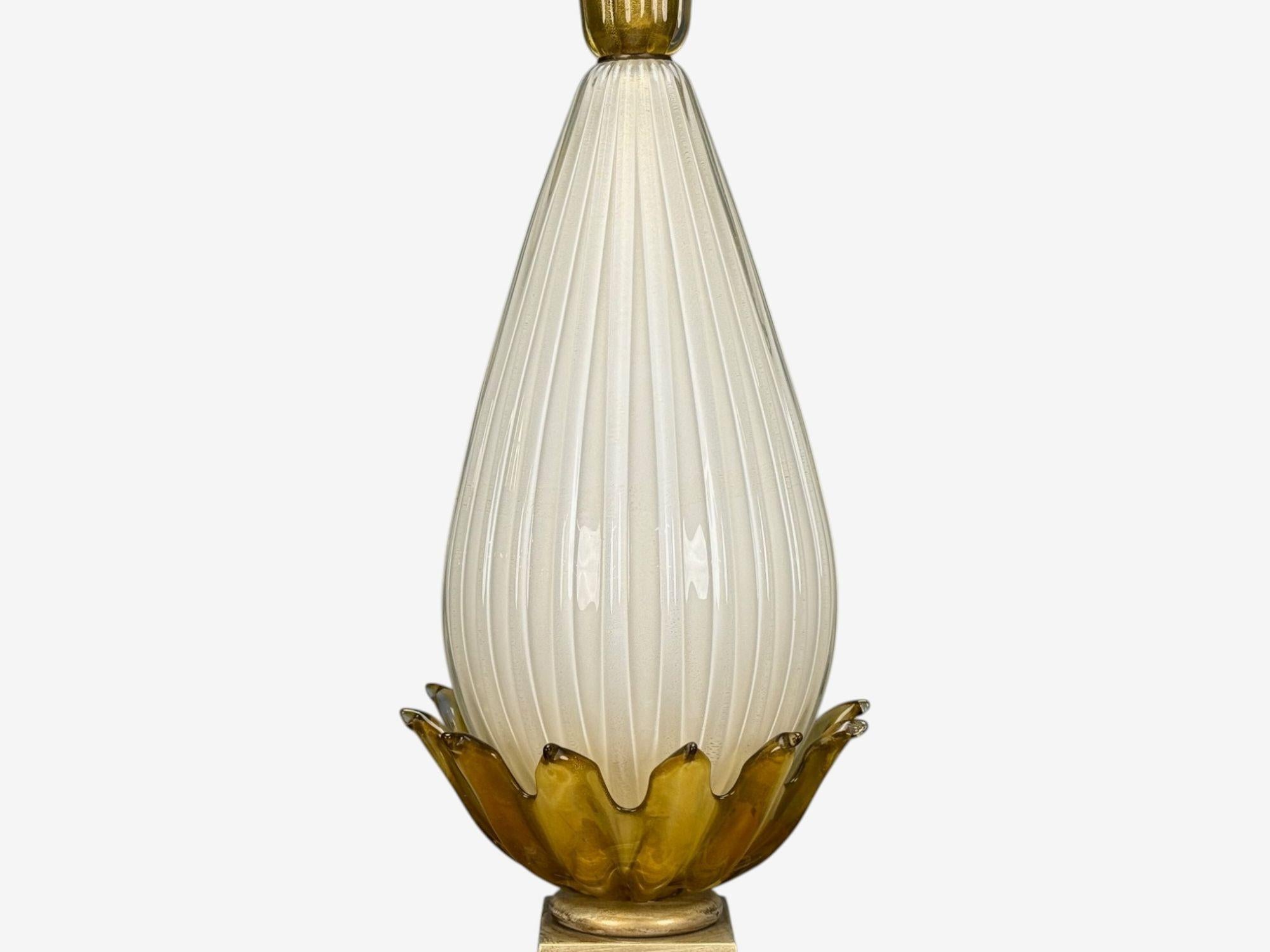 Moderna italiana, cristal de Murano, madera, lámparas de mesa grandes, Italia, años 40 Cristal de Murano en venta