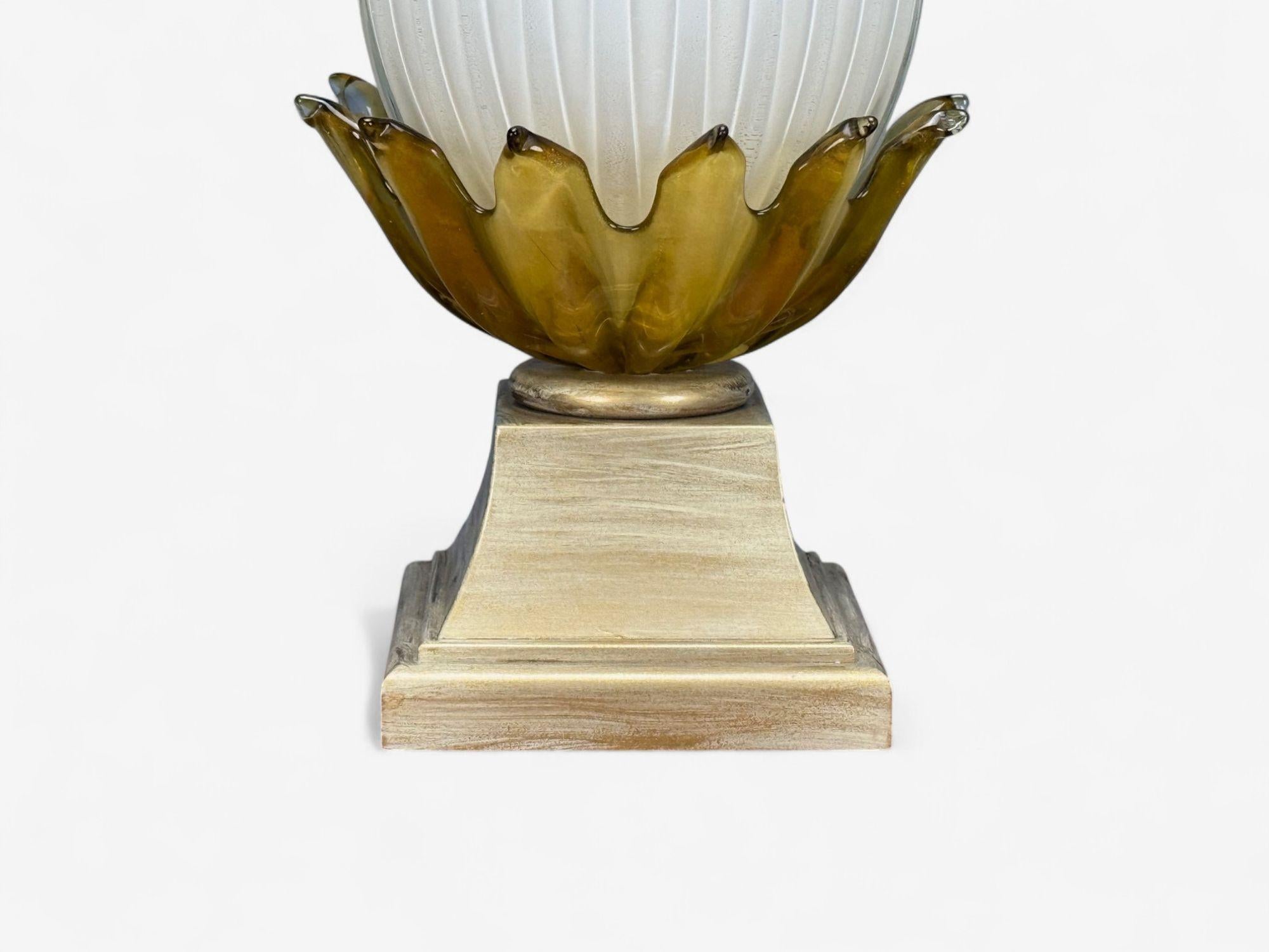 Moderna italiana, cristal de Murano, madera, lámparas de mesa grandes, Italia, años 40 en venta 2