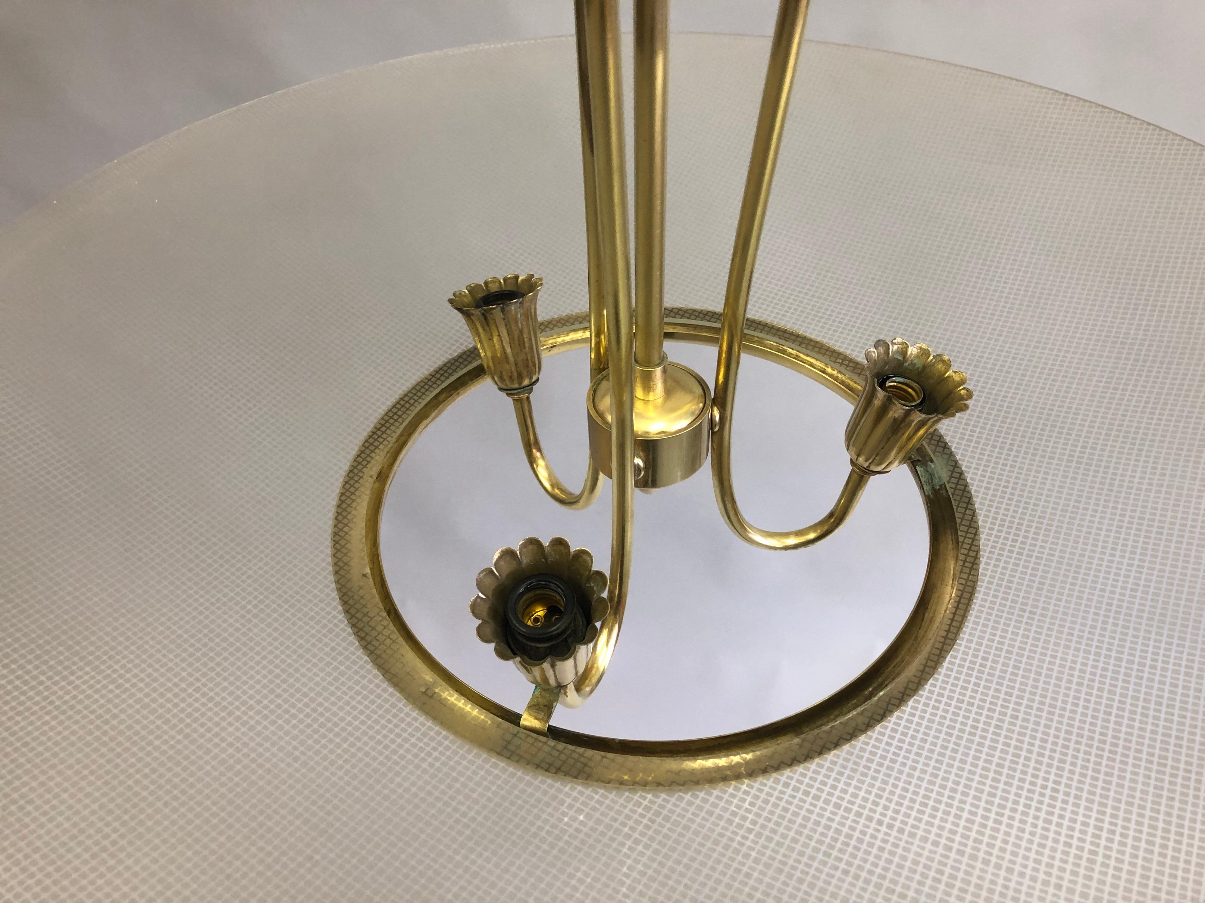 Italian Midcentury Modern Brass & Glass Pendant by Pietro Chiesa & Fontana Arte For Sale 1