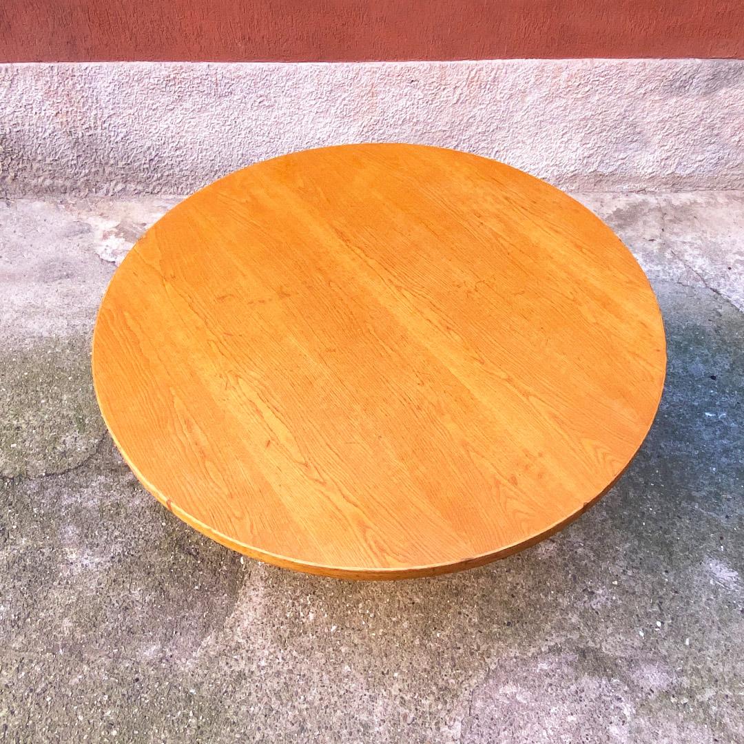 Italian Modern Oak and Black Metal Round Table by Tobia Scarpa for Unifor, 1980s 1