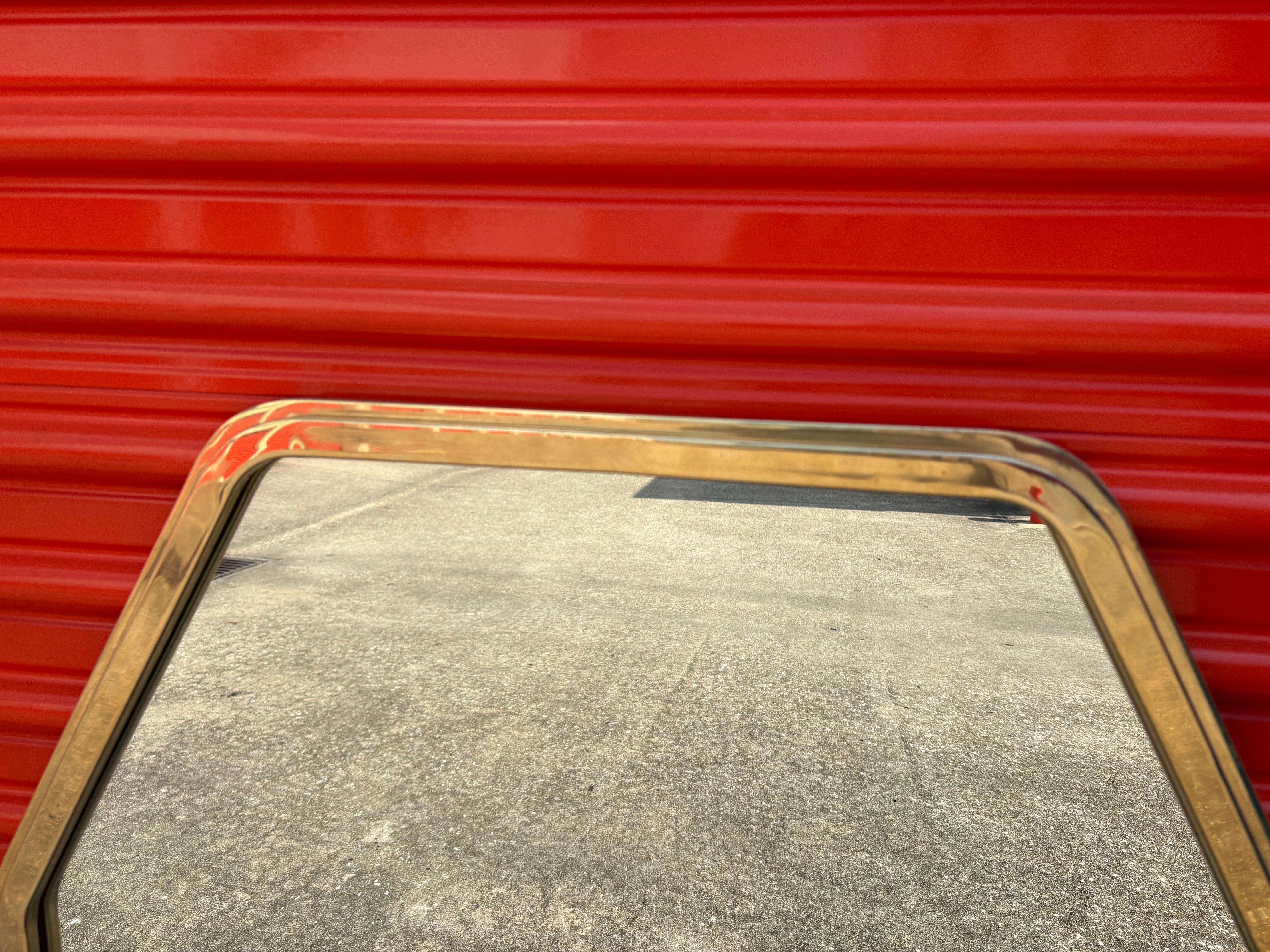 Fin du 20e siècle Miroir octogonal moderne italien en laiton en vente