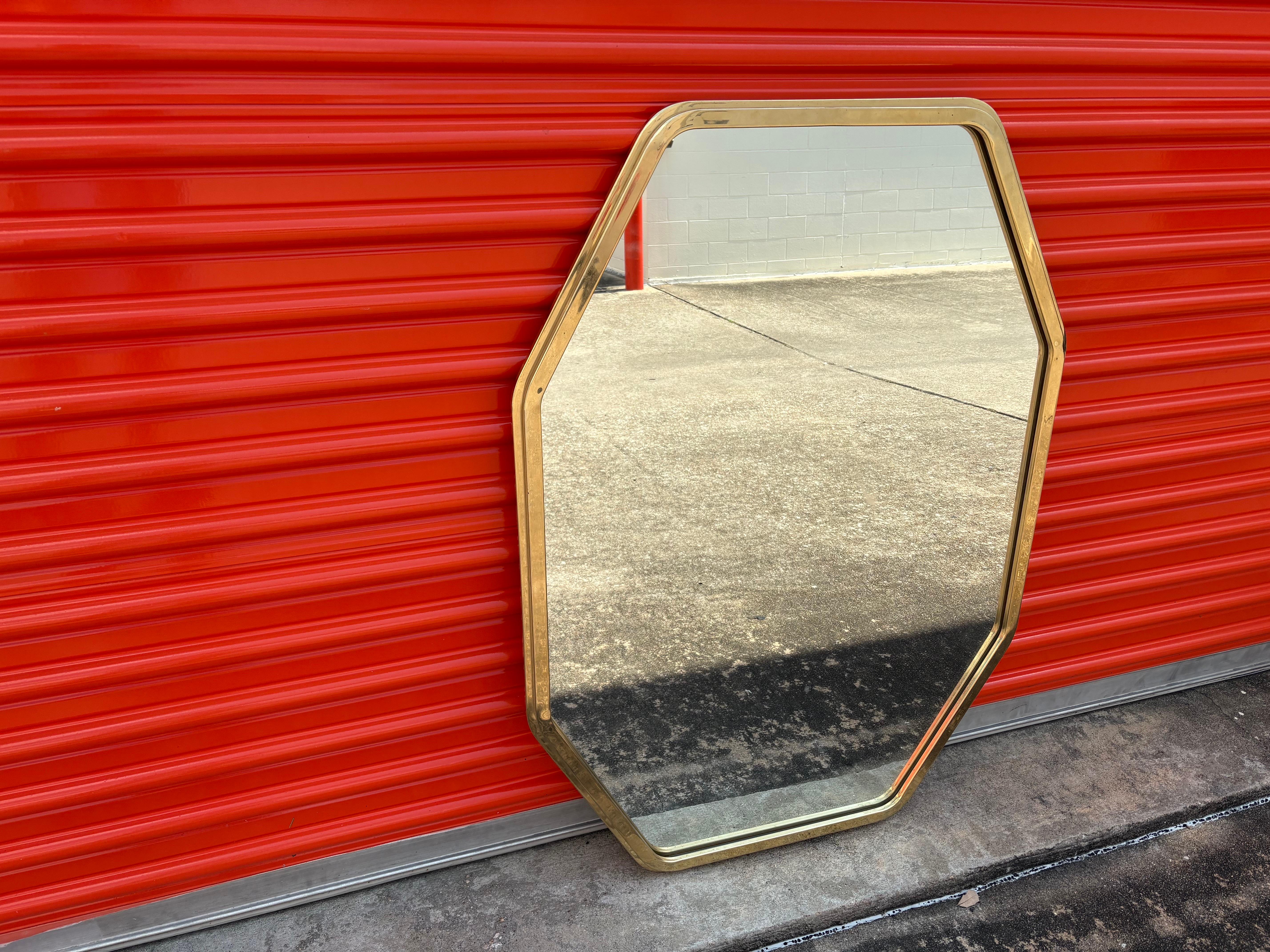 Laiton Miroir octogonal moderne italien en laiton en vente