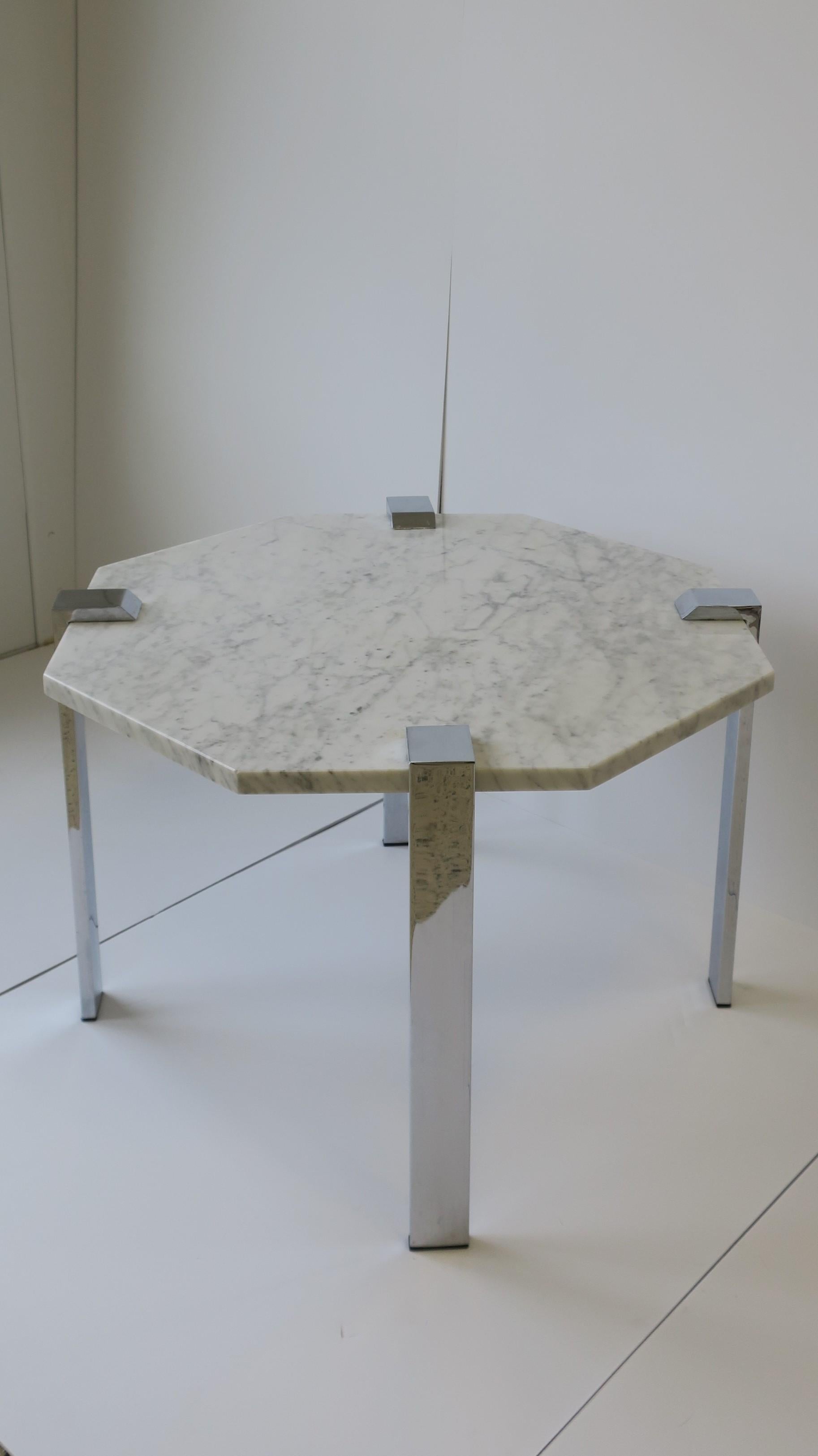 Italian Modern Octagonal Carrara White Marble and Chrome Table, 1970s  For Sale 4