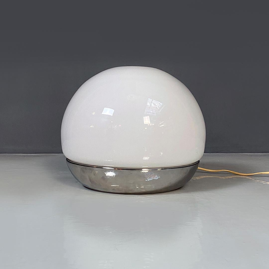 Late 20th Century Italian modern opal glass and metal table lamp by Reggiani Illuminazione, 1970s For Sale