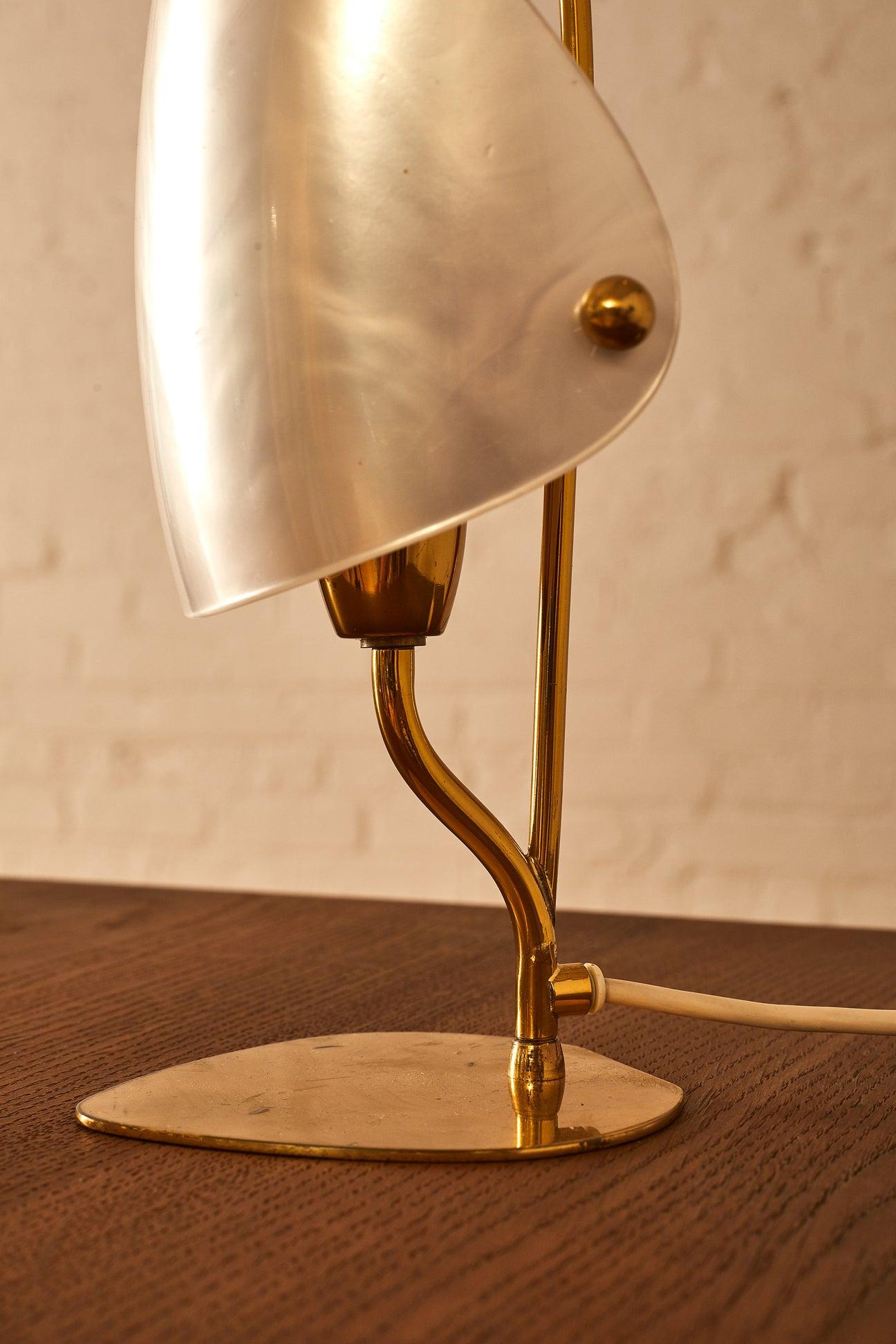 Italian Modern Opal Miniature Table Lamp In Good Condition In Long Island City, NY