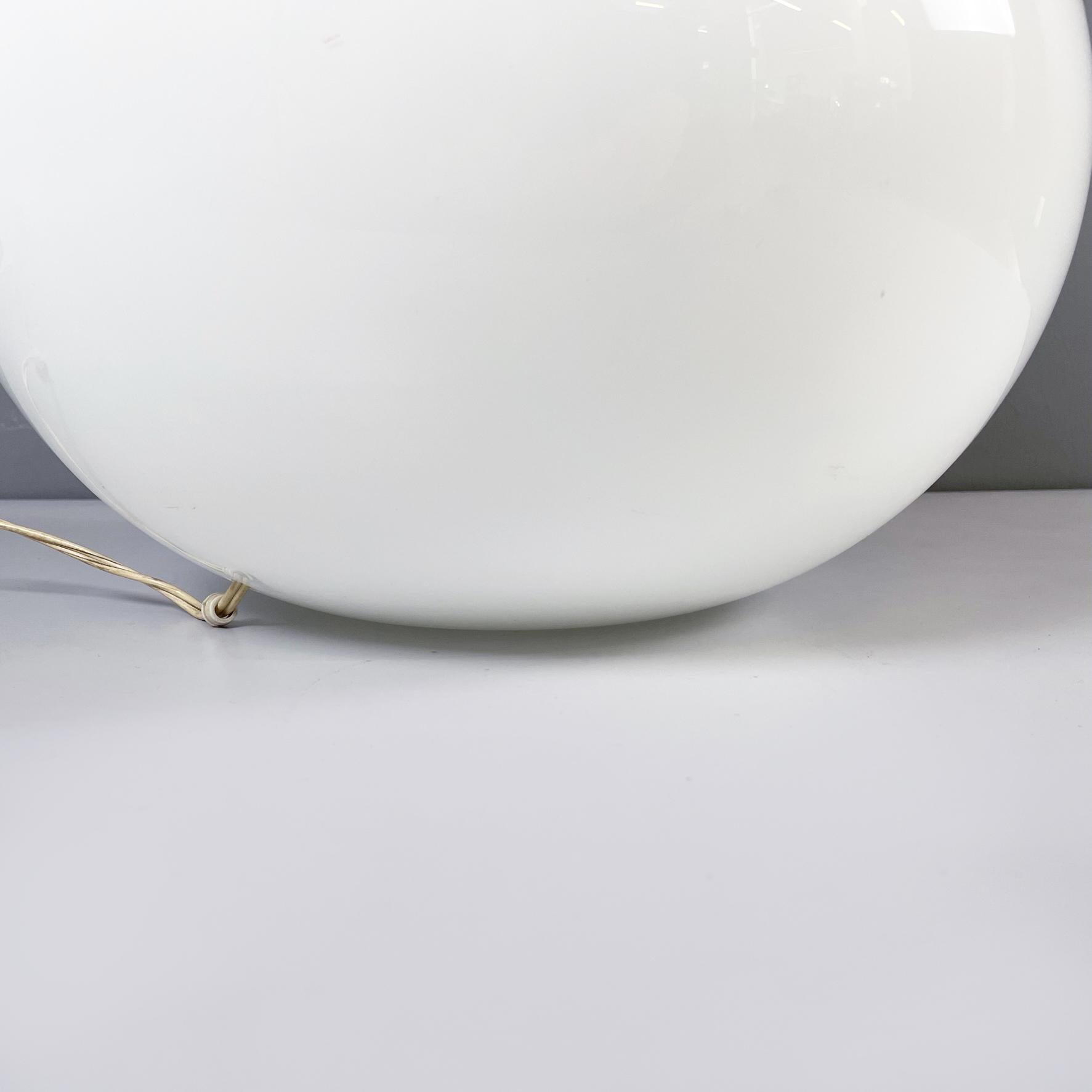 Italian Modern Opaline Glass Table Lamp Daruma by Asti for Fontana Arte, 1970s For Sale 6