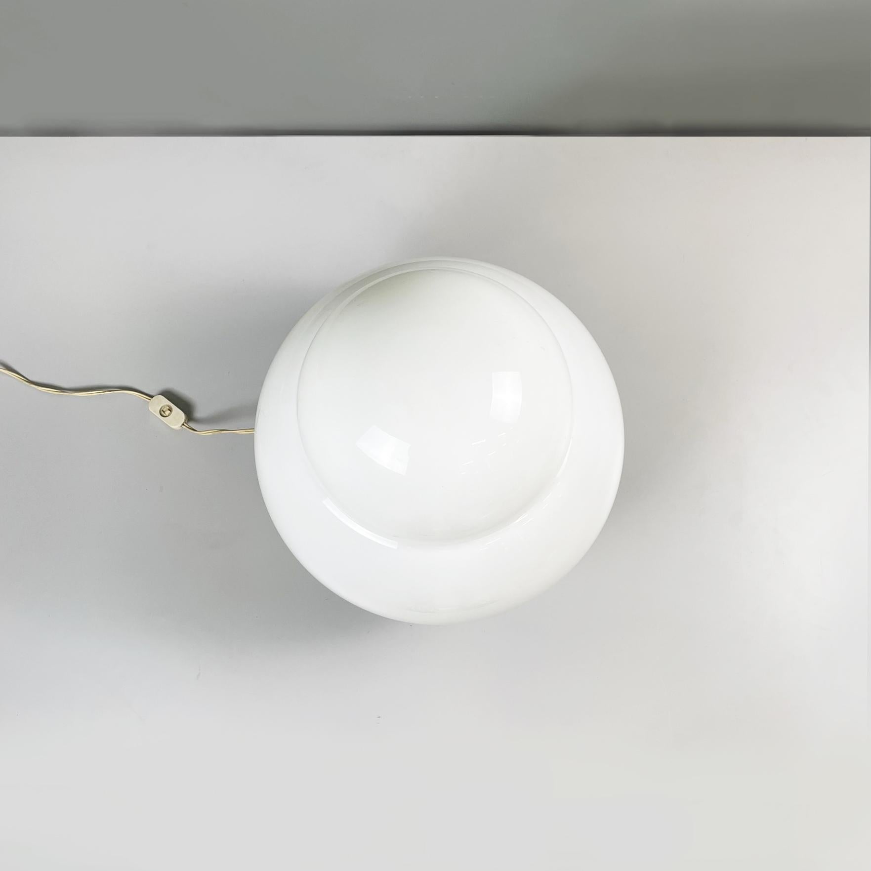 Late 20th Century Italian Modern Opaline Glass Table Lamp Daruma by Asti for Fontana Arte, 1970s For Sale