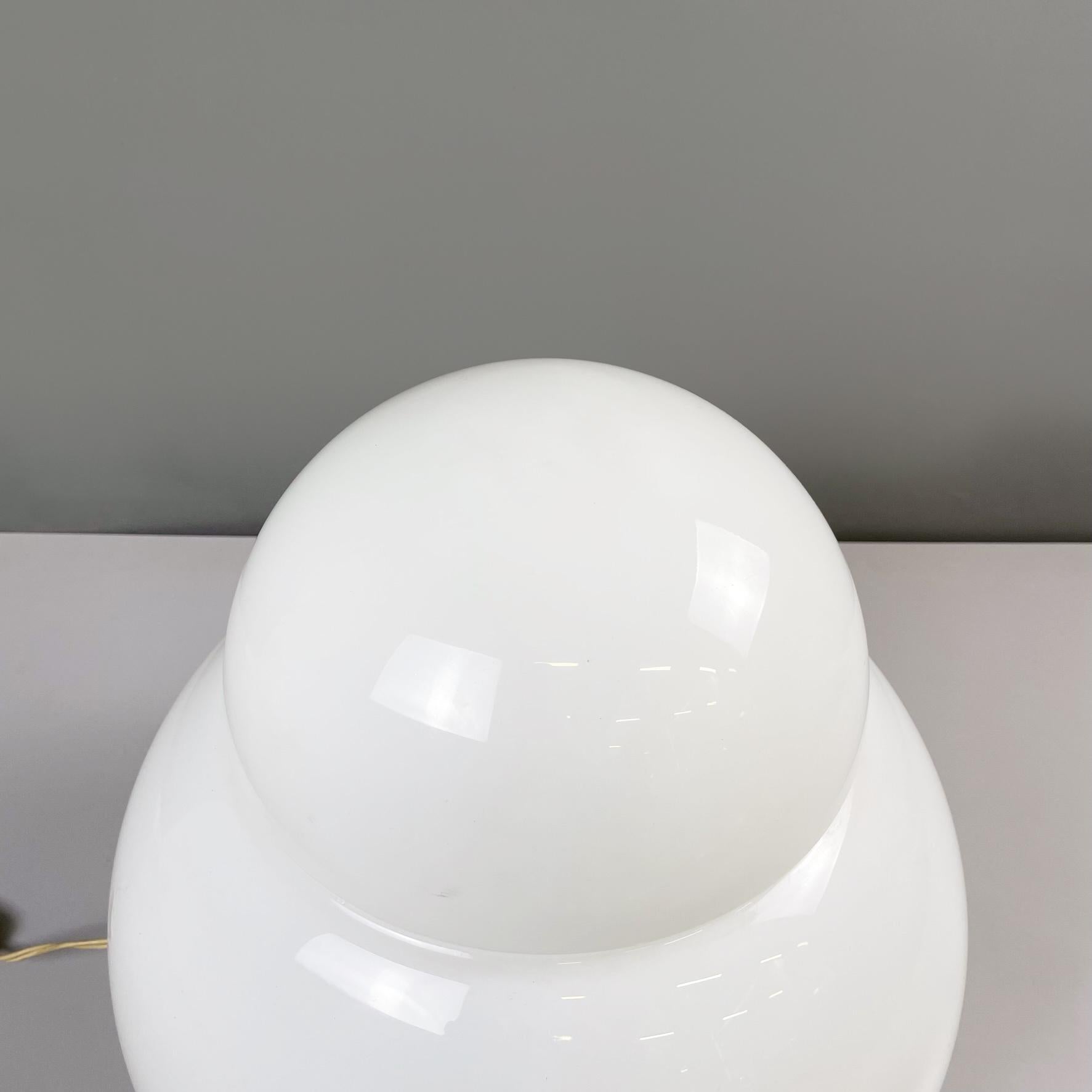 Italian Modern Opaline Glass Table Lamp Daruma by Asti for Fontana Arte, 1970s For Sale 1