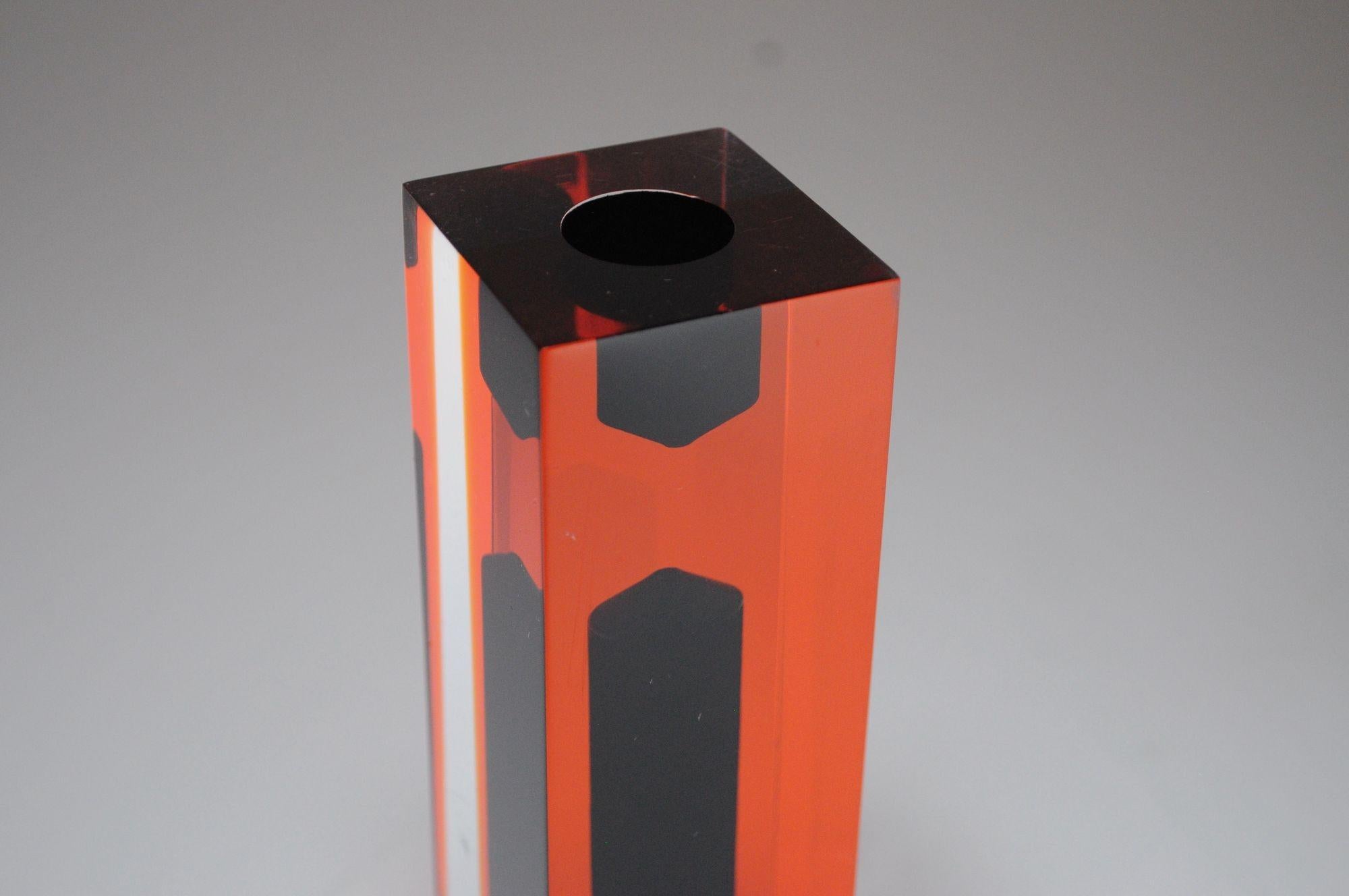 Solifloro / Jarrón de capullos de lucita naranja y negro moderno italiano según Luigi Massoni en venta 7