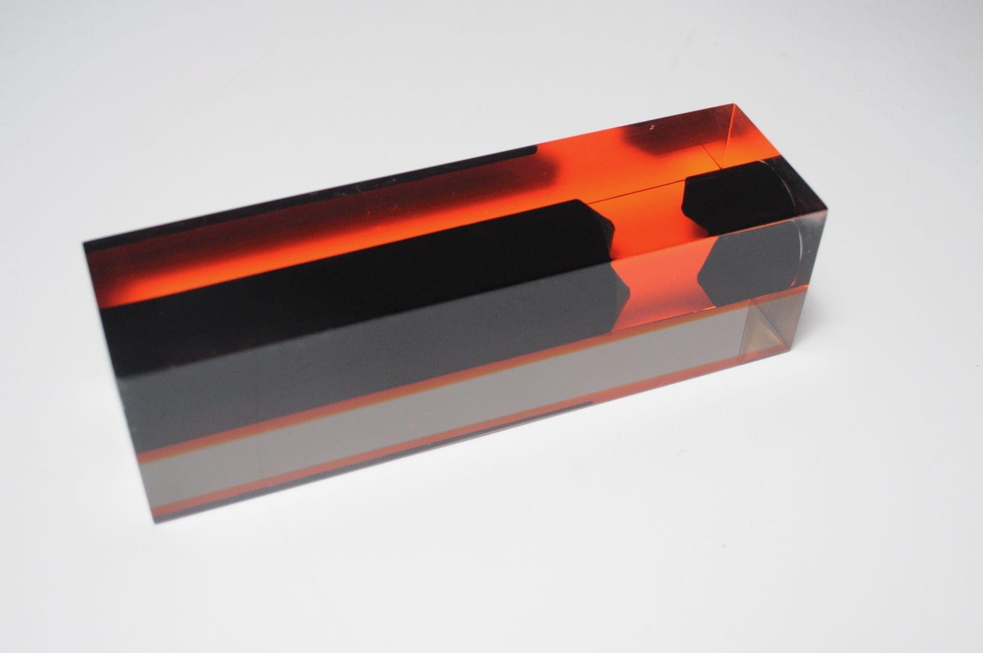 Solifloro / Jarrón de capullos de lucita naranja y negro moderno italiano según Luigi Massoni en venta 8