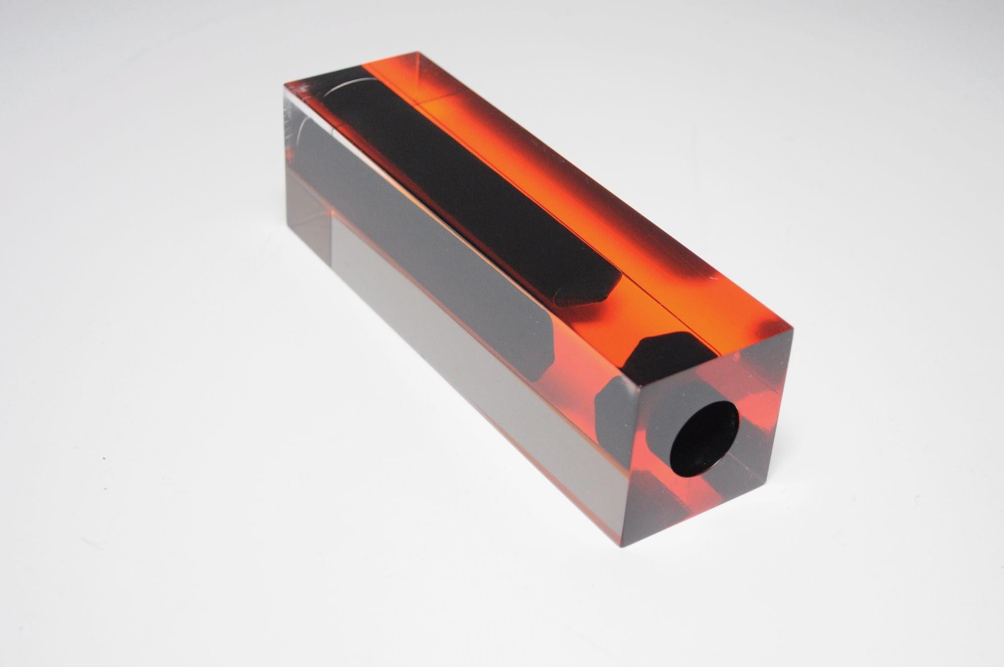Solifloro / Jarrón de capullos de lucita naranja y negro moderno italiano según Luigi Massoni en venta 10