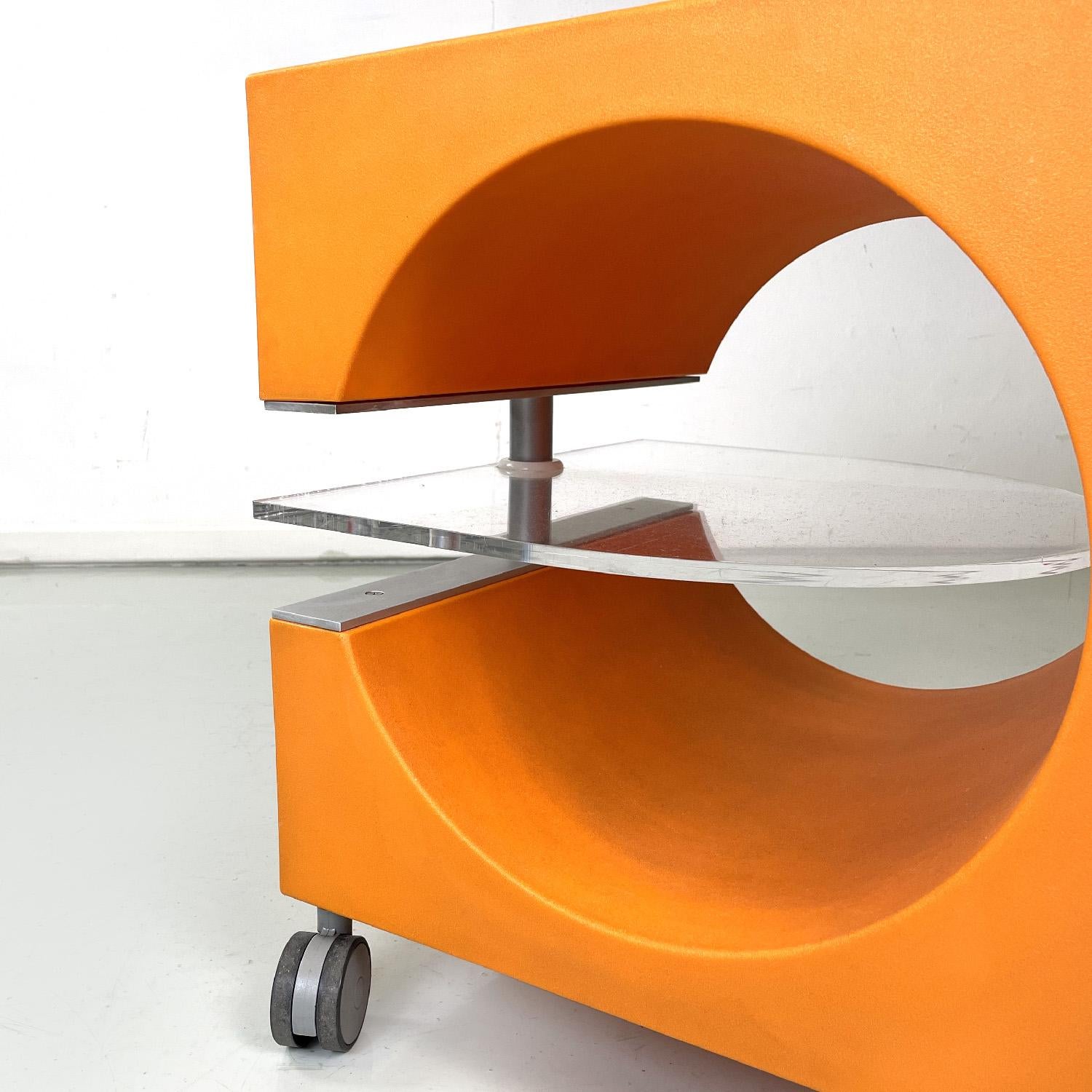 Italienischer moderner orangefarbener Kunststoff-Couchtisch mit klarer Plexiglasplatte, 2000er Jahre im Angebot 7