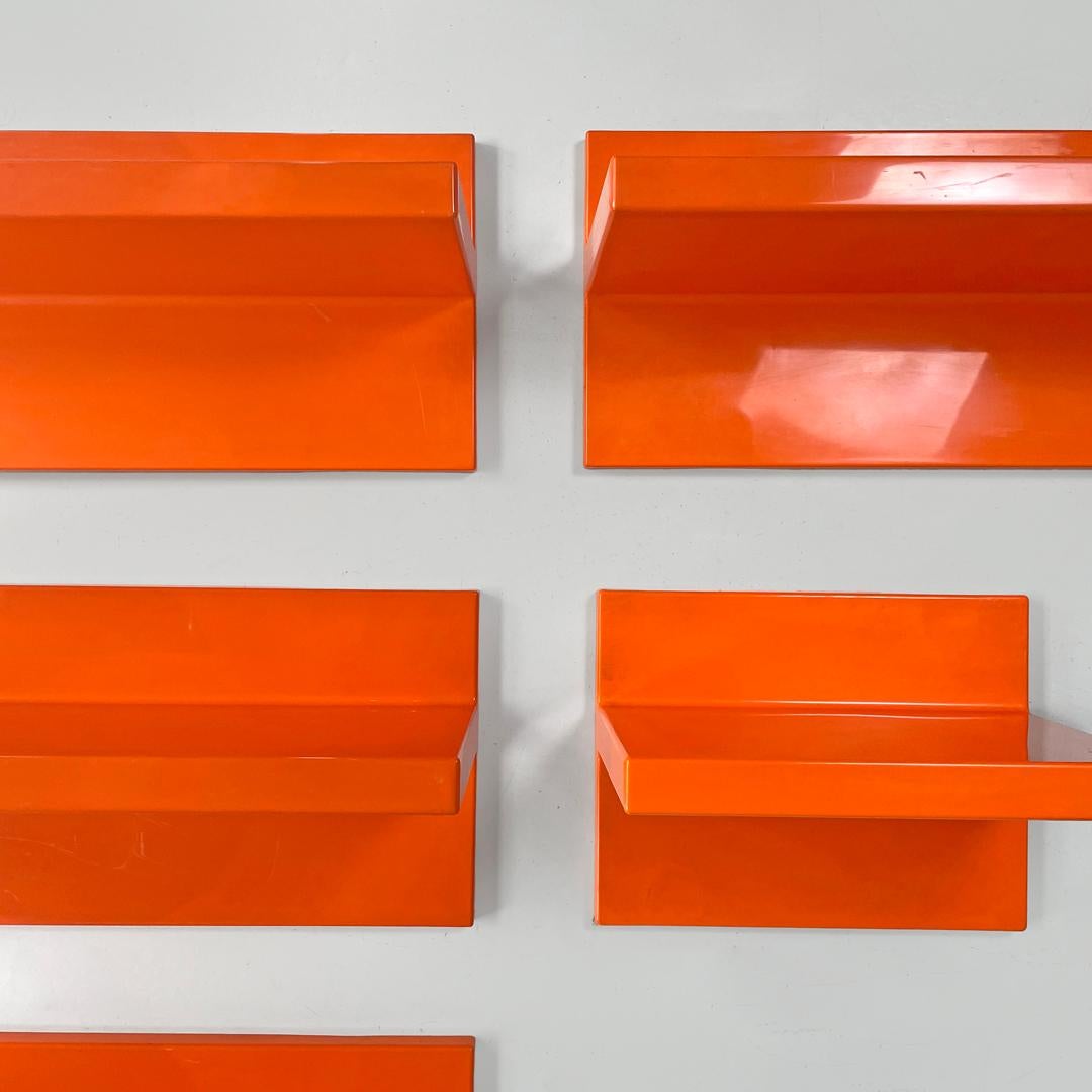 Italian modern orange plastic shelves by Marcello Siard for Kartell, 1970s For Sale 4
