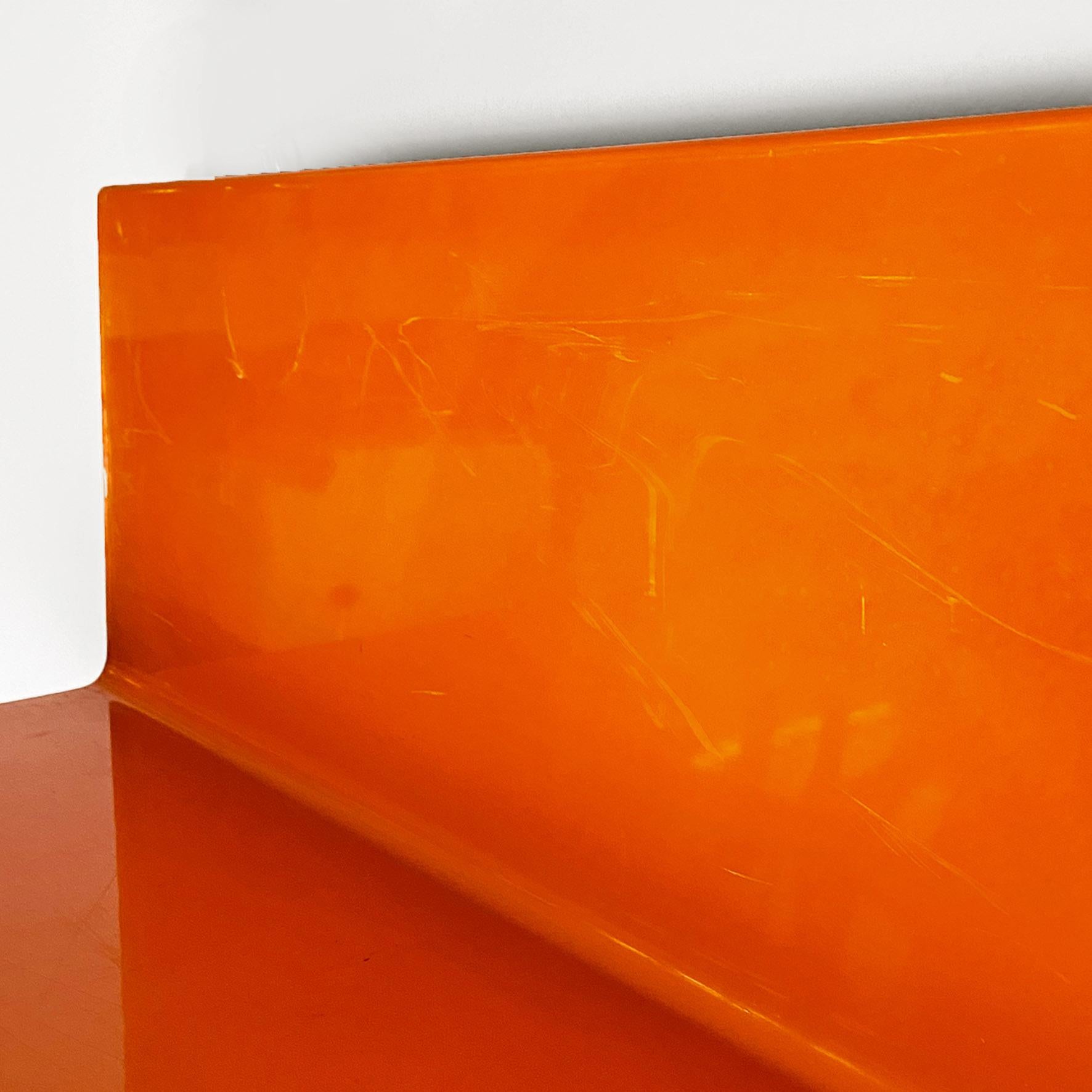Estantería moderna italiana de plástico naranja de Marcello Siard para Kartell, años 70 en venta 7