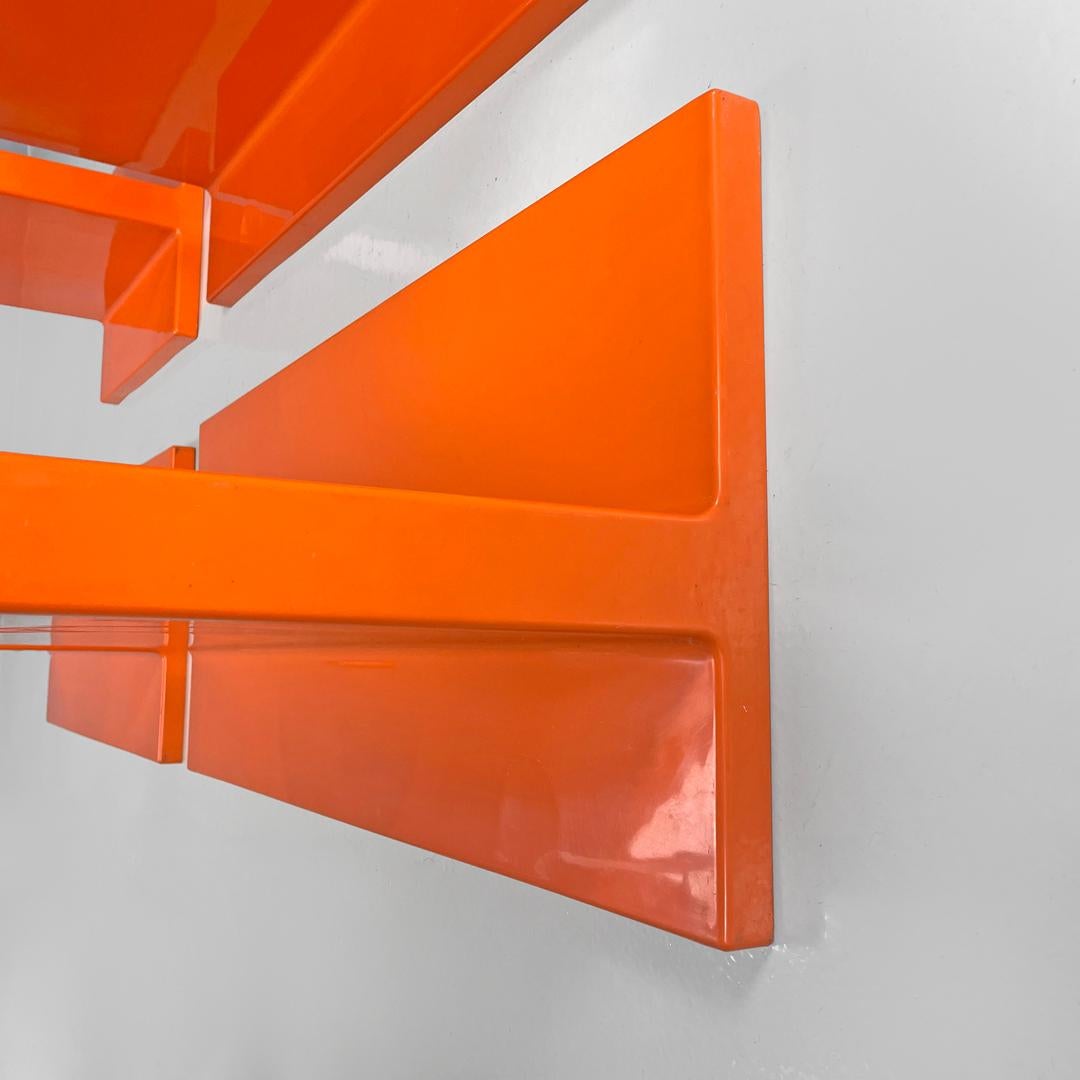 Italian modern orange plastic shelves by Marcello Siard for Kartell, 1970s For Sale 12