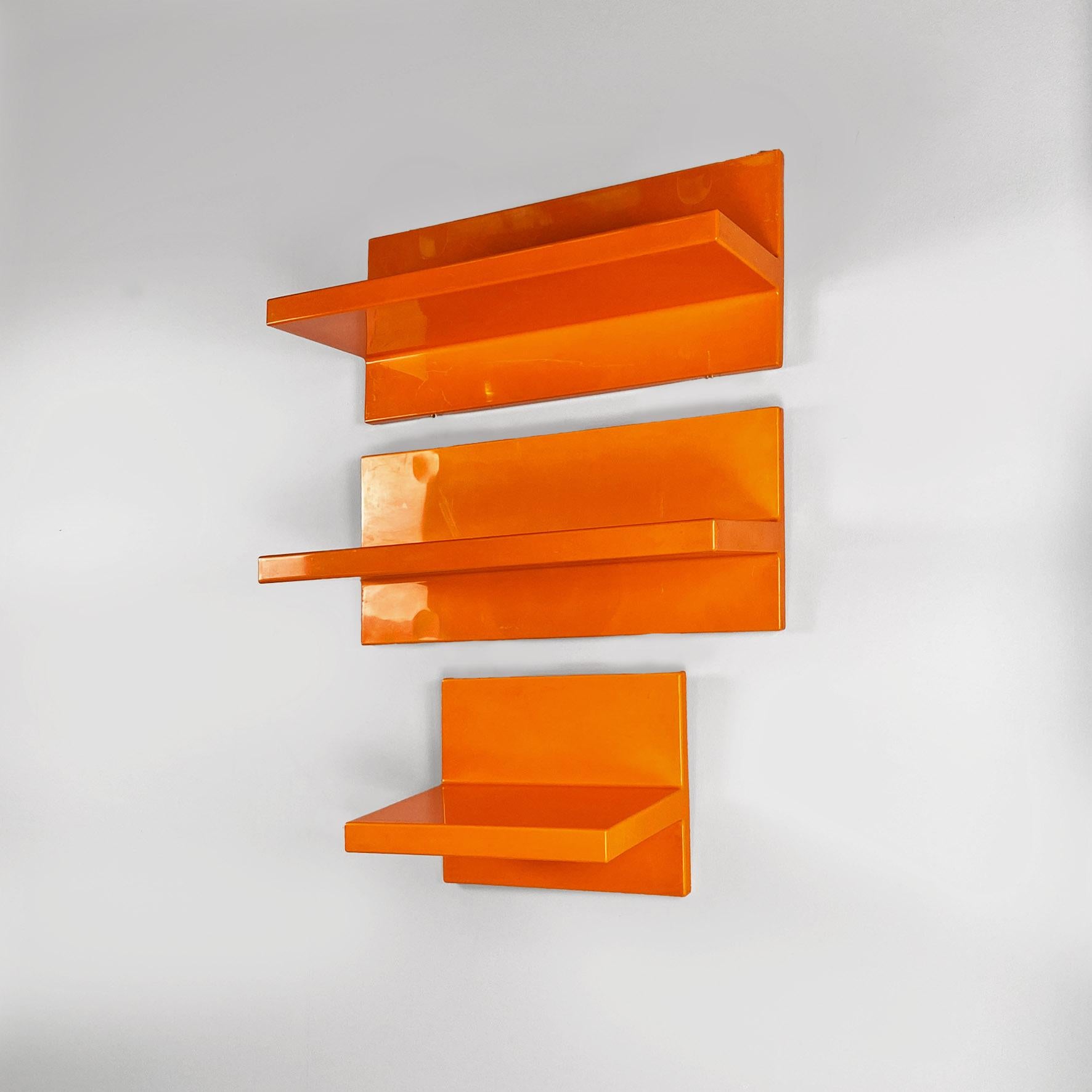 Estantería moderna italiana de plástico naranja de Marcello Siard para Kartell, años 70 Moderno en venta