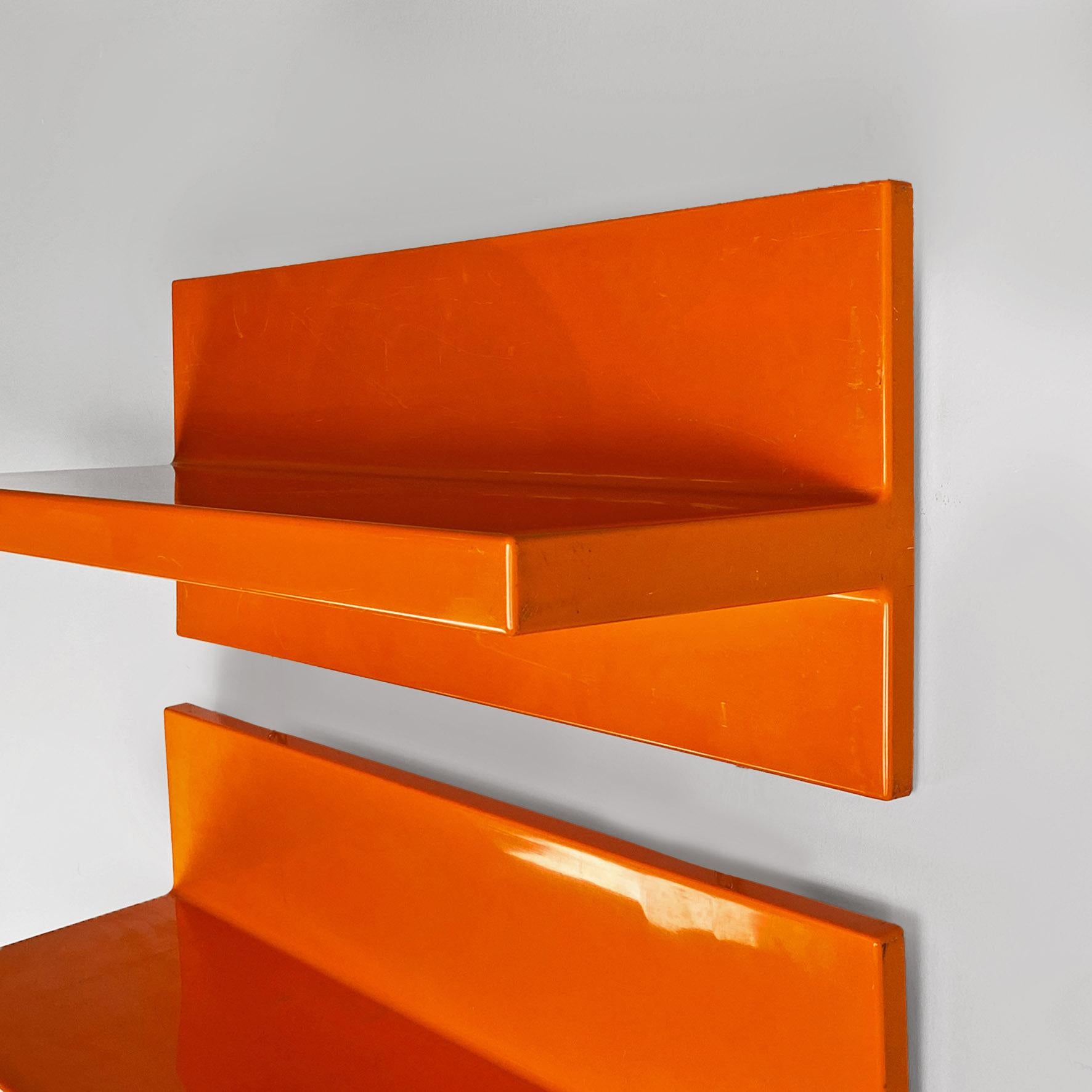 Estantería moderna italiana de plástico naranja de Marcello Siard para Kartell, años 70 finales del siglo XX en venta