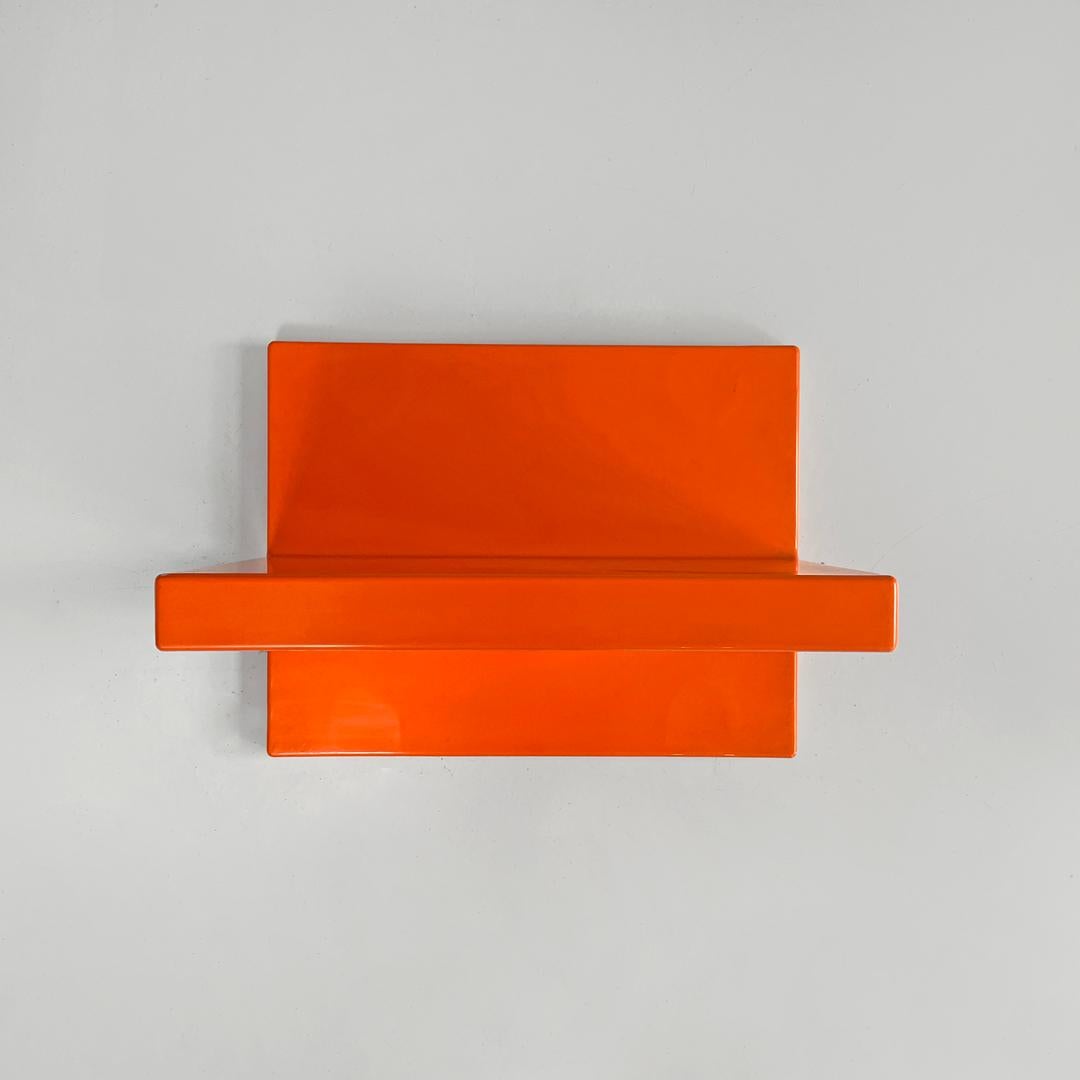Italian modern orange plastic shelves by Marcello Siard for Kartell, 1970s For Sale 1