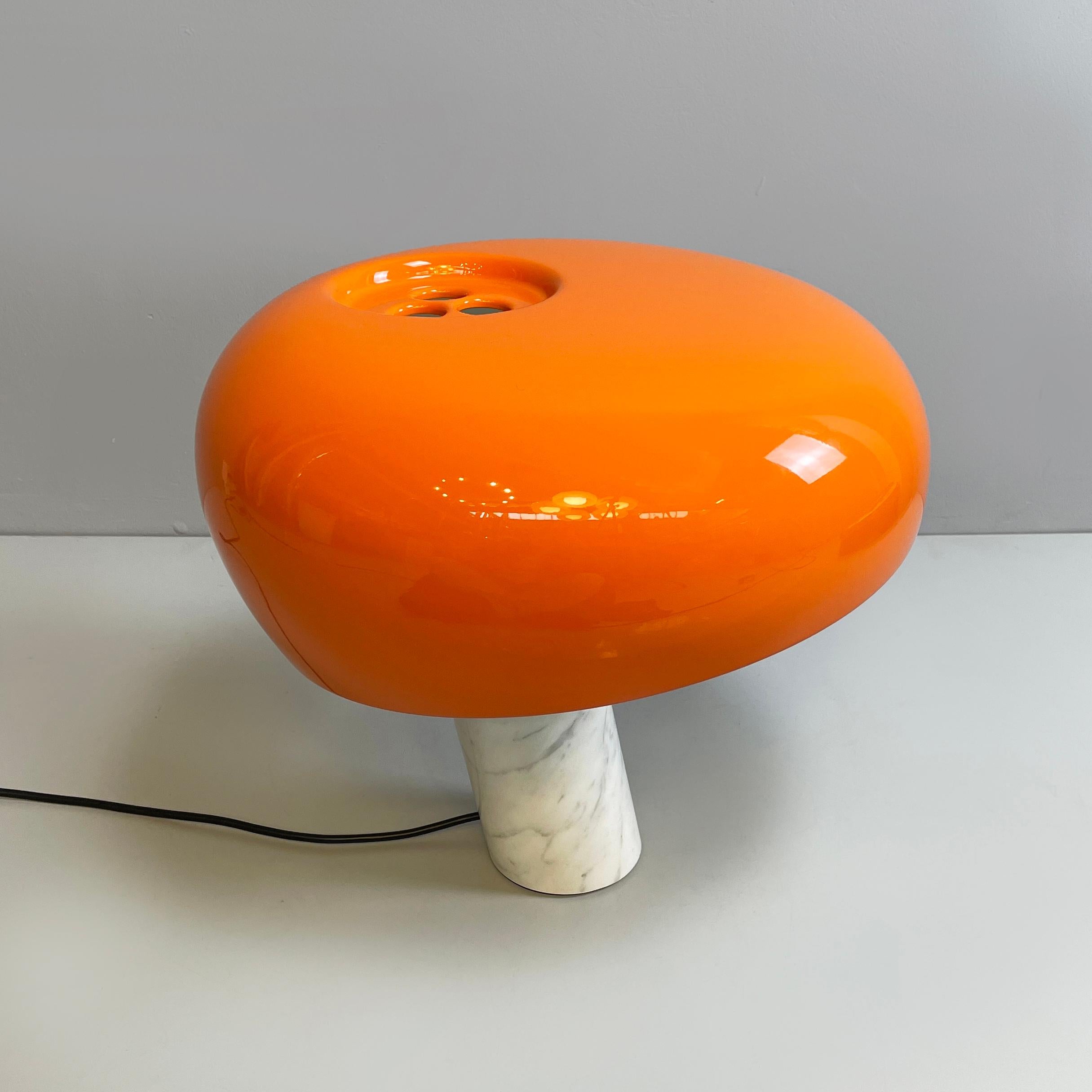 Italian modern orange table lamp Snoopy by Castiglioni brothers for Flos, 2020 In Good Condition In MIlano, IT
