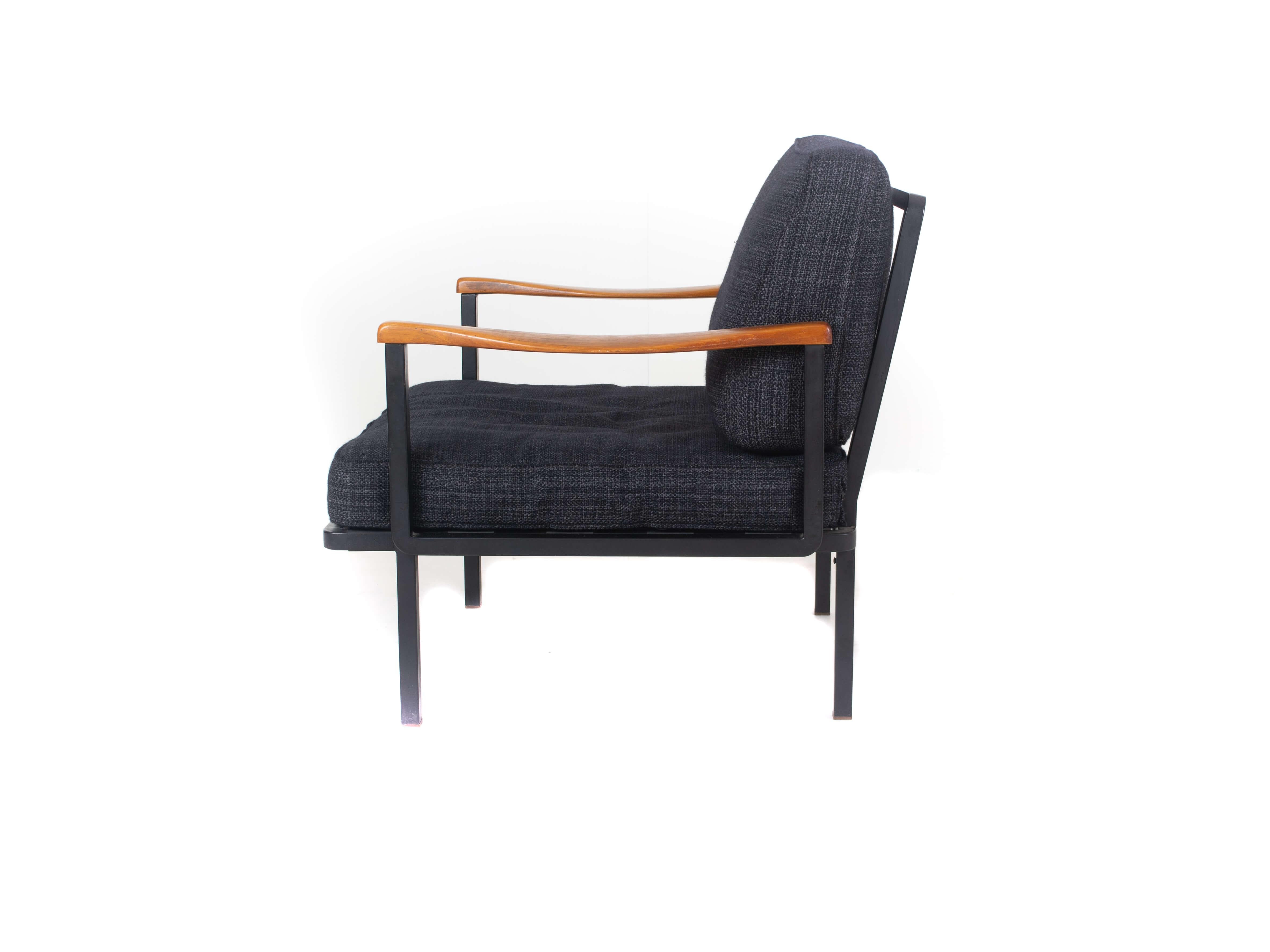 Mid-Century Modern Italian Modern Osvaldo Borsani Arm Chair Model P24 by Tecno, Italy, 1961 For Sale